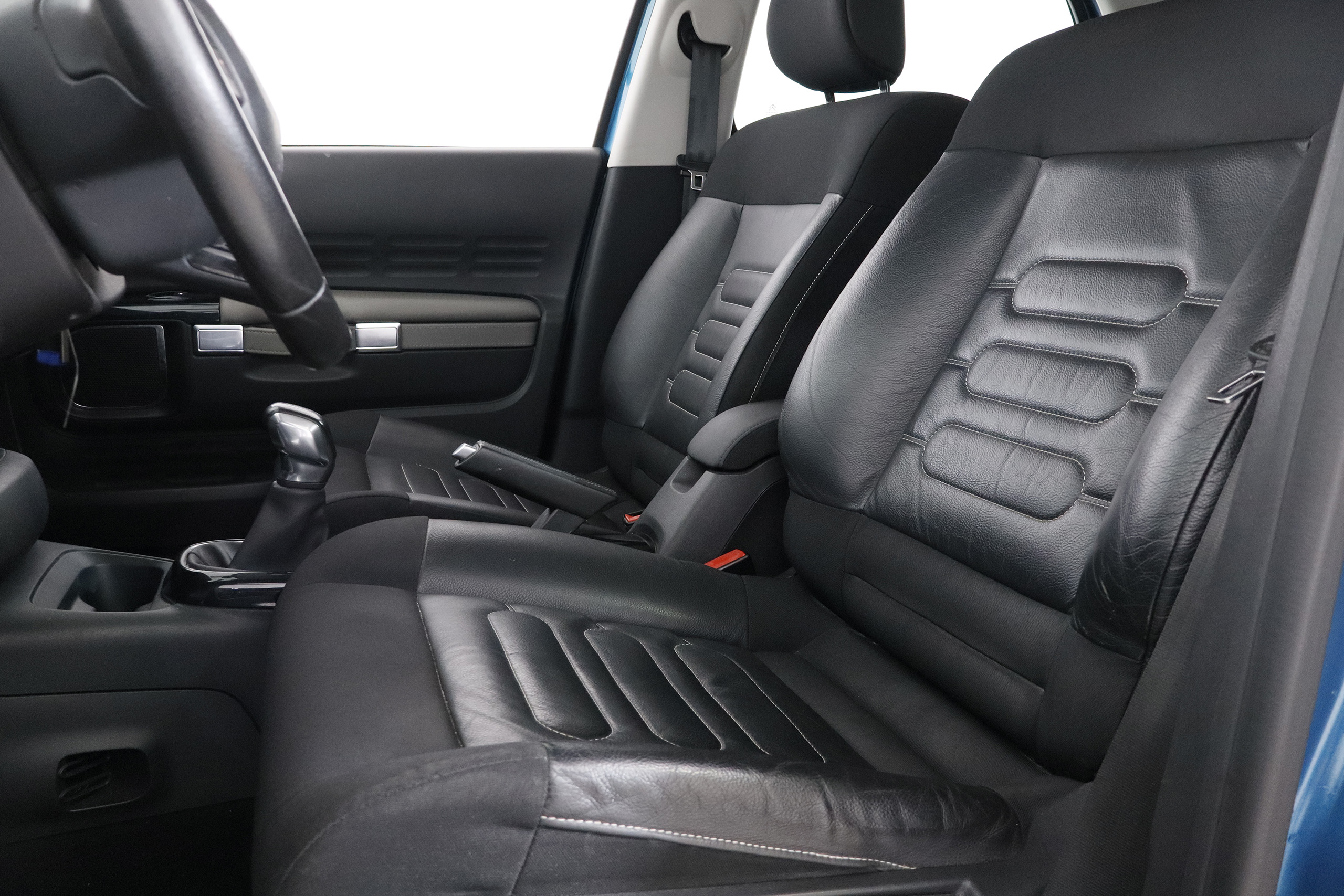 Citroen C4 CACTUS 1.5 HDI 100CV FEEL 5P # NAVY, PARKTRONIC 1.5 HDI 100CV SHINE 5P # NAVY, PARKTRONIC foto 22