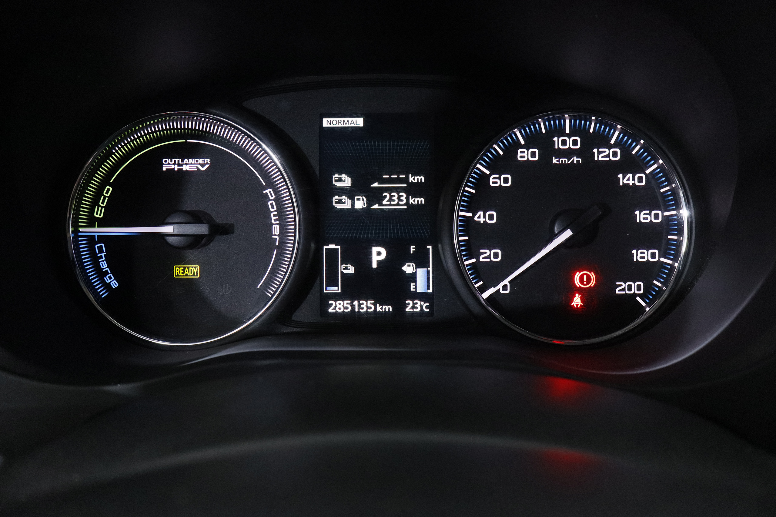 Mitsubishi Outlander 2.0 PHEV 121CV 4WD AUTO 5P # CAMARA TRASERA foto 18