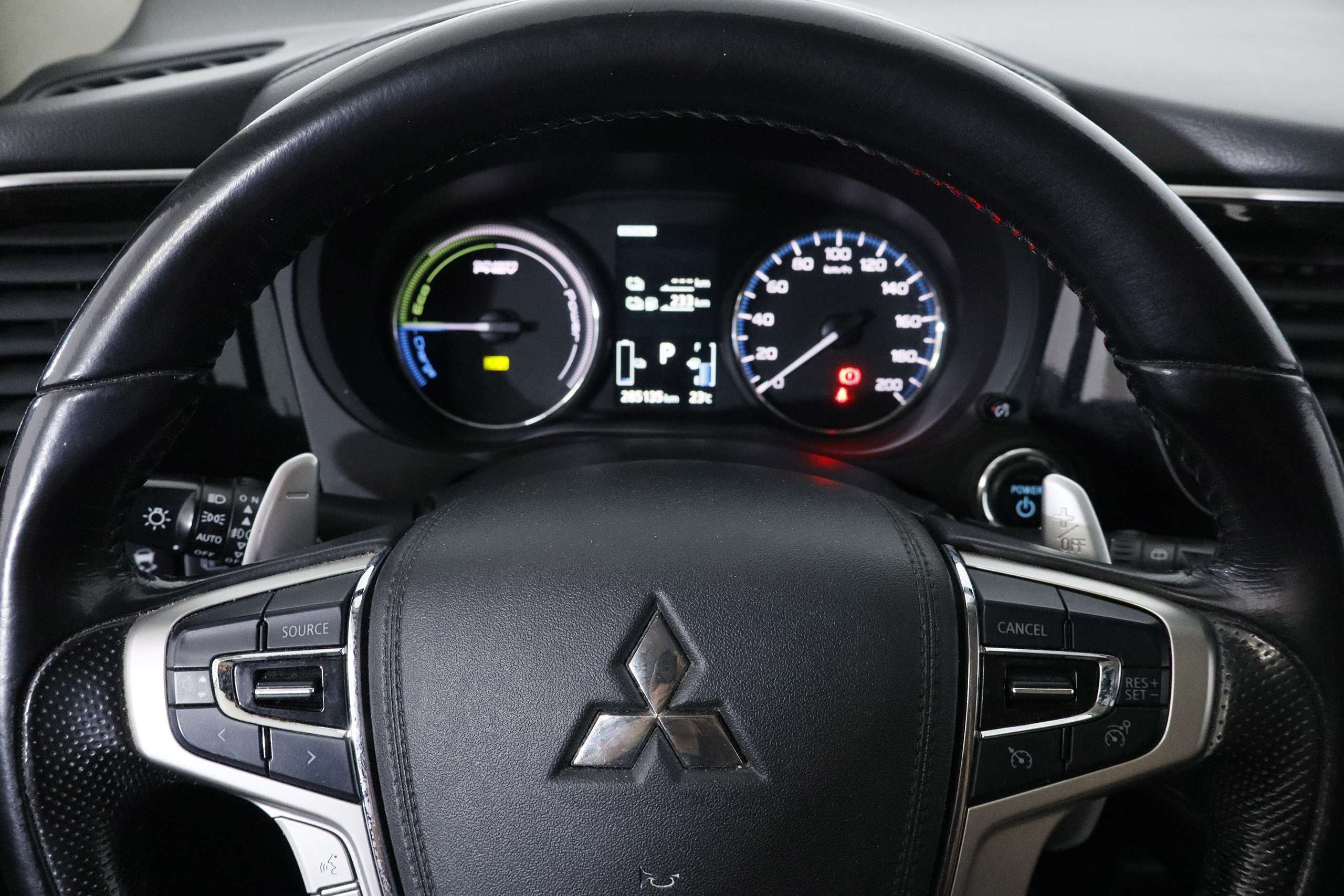 Mitsubishi Outlander 2.0 PHEV 121CV 4WD AUTO 5P # CAMARA TRASERA foto 17