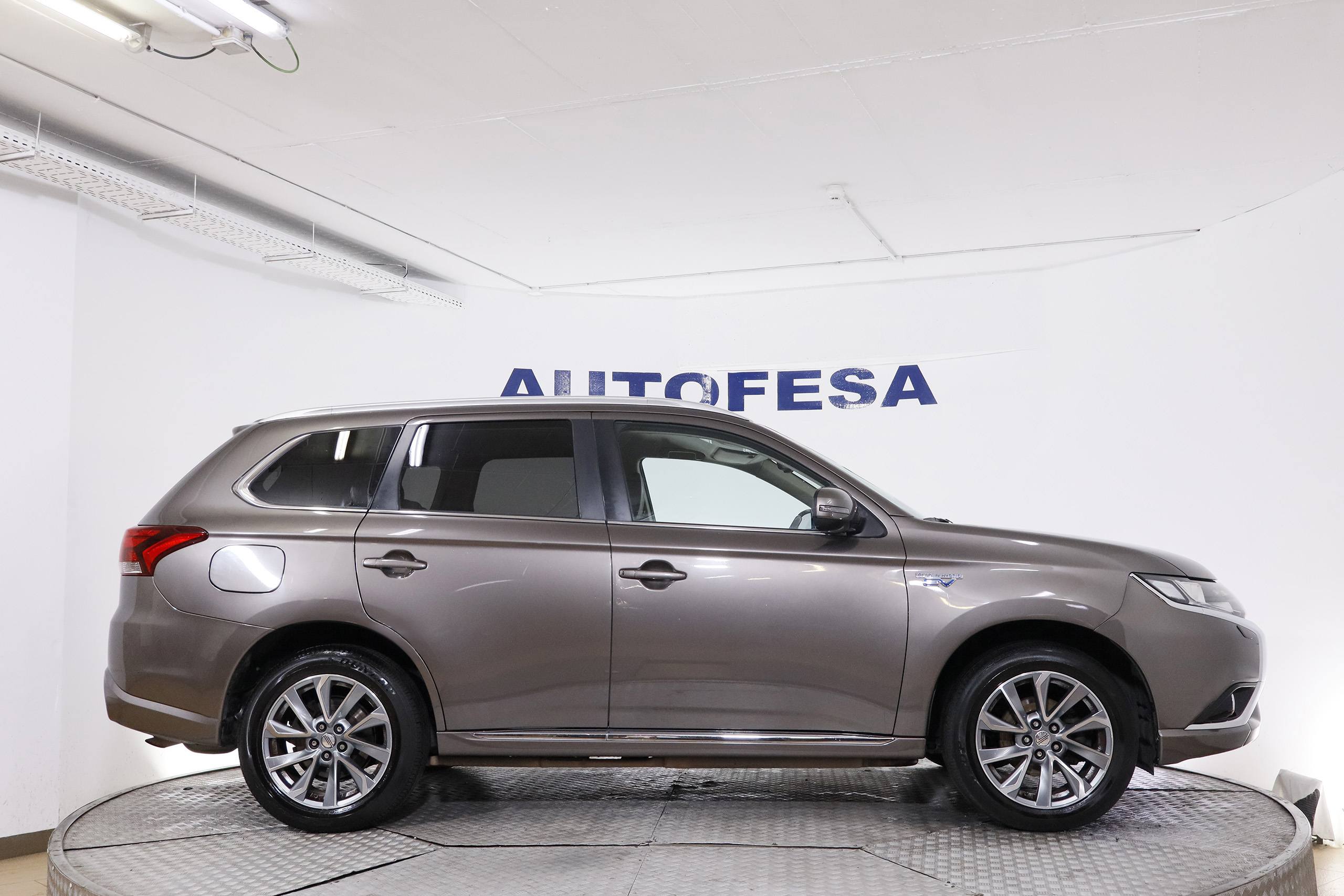 Mitsubishi Outlander 2.0 PHEV 121CV 4WD AUTO 5P # CAMARA TRASERA foto 10