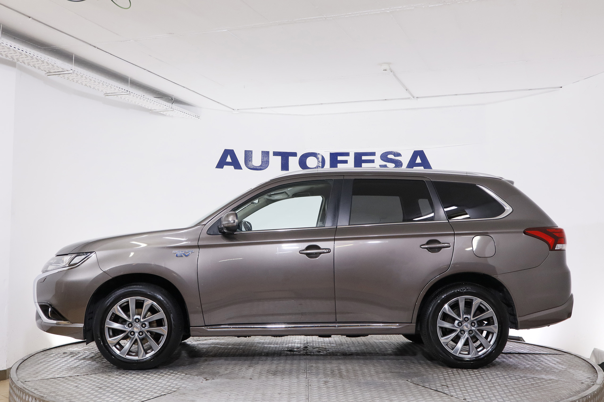 Mitsubishi Outlander 2.0 PHEV 121CV 4WD AUTO 5P # CAMARA TRASERA foto 5