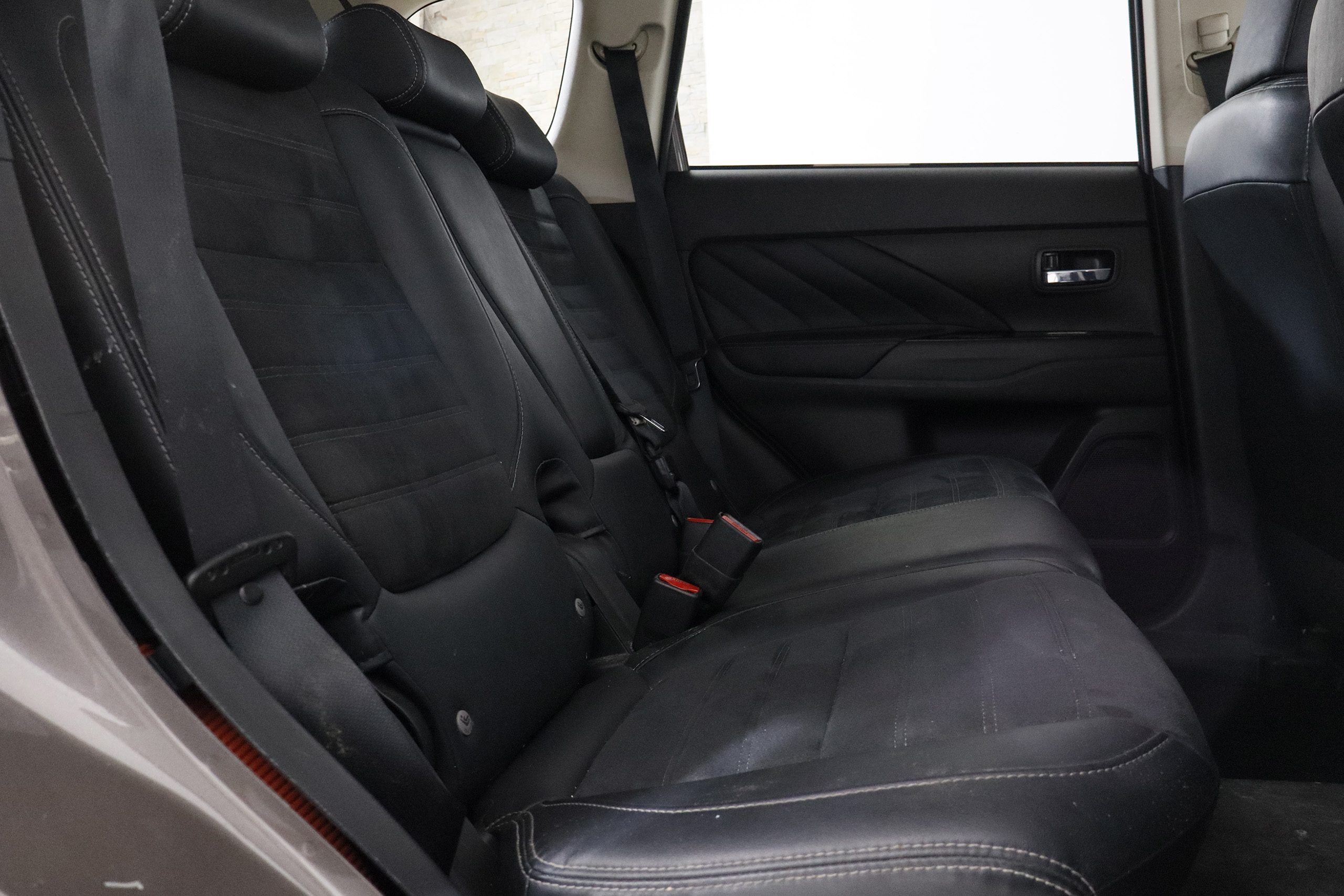 Mitsubishi Outlander 2.0 PHEV 121CV 4WD AUTO 5P # CAMARA TRASERA foto 24