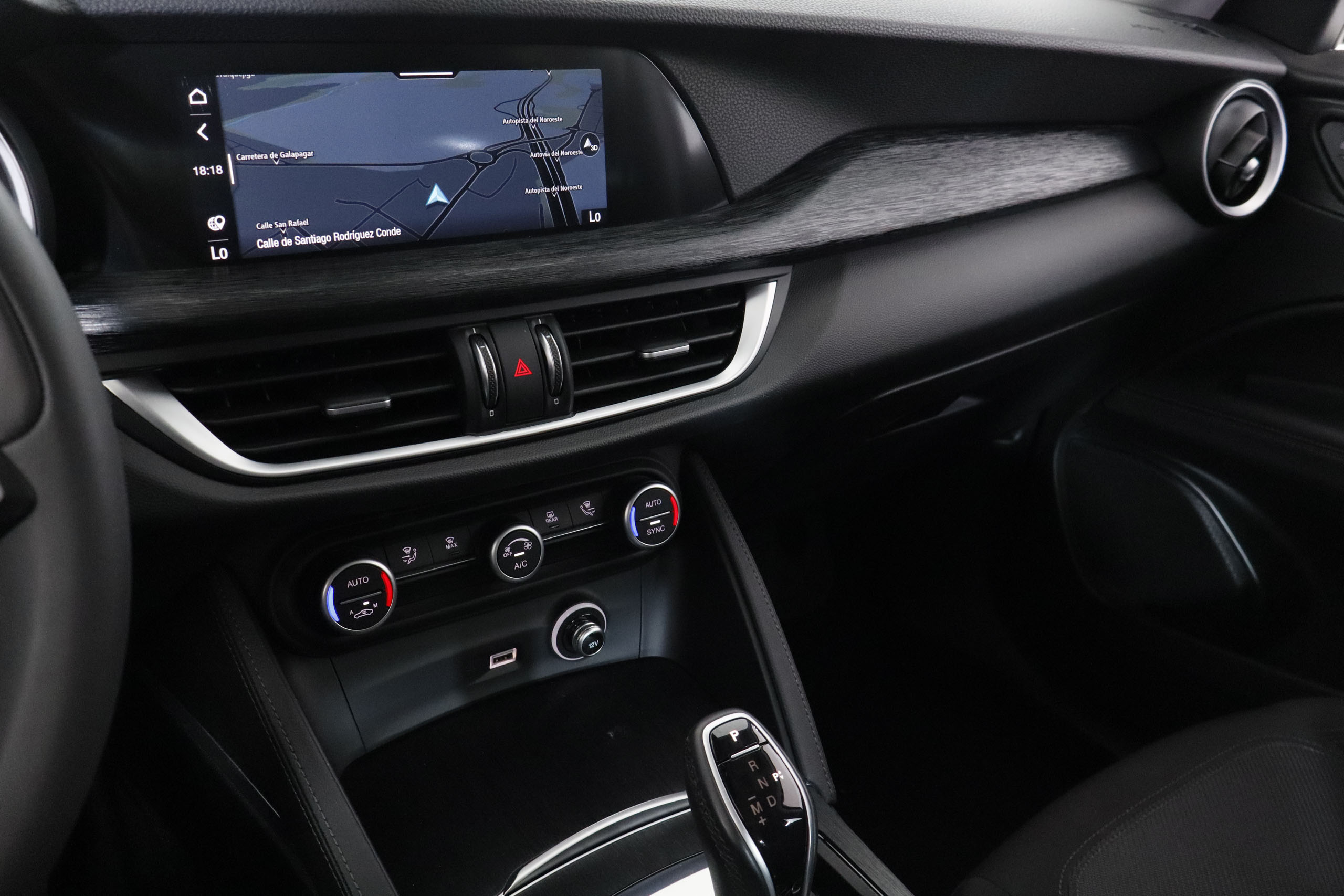 Alfa Romeo Stelvio 2.0 T 200CV Q4 AWD SUPER AUTO 5P # IVA DEDUCIBLE,NAVY,BIXENON,PARKTRONIC foto 17