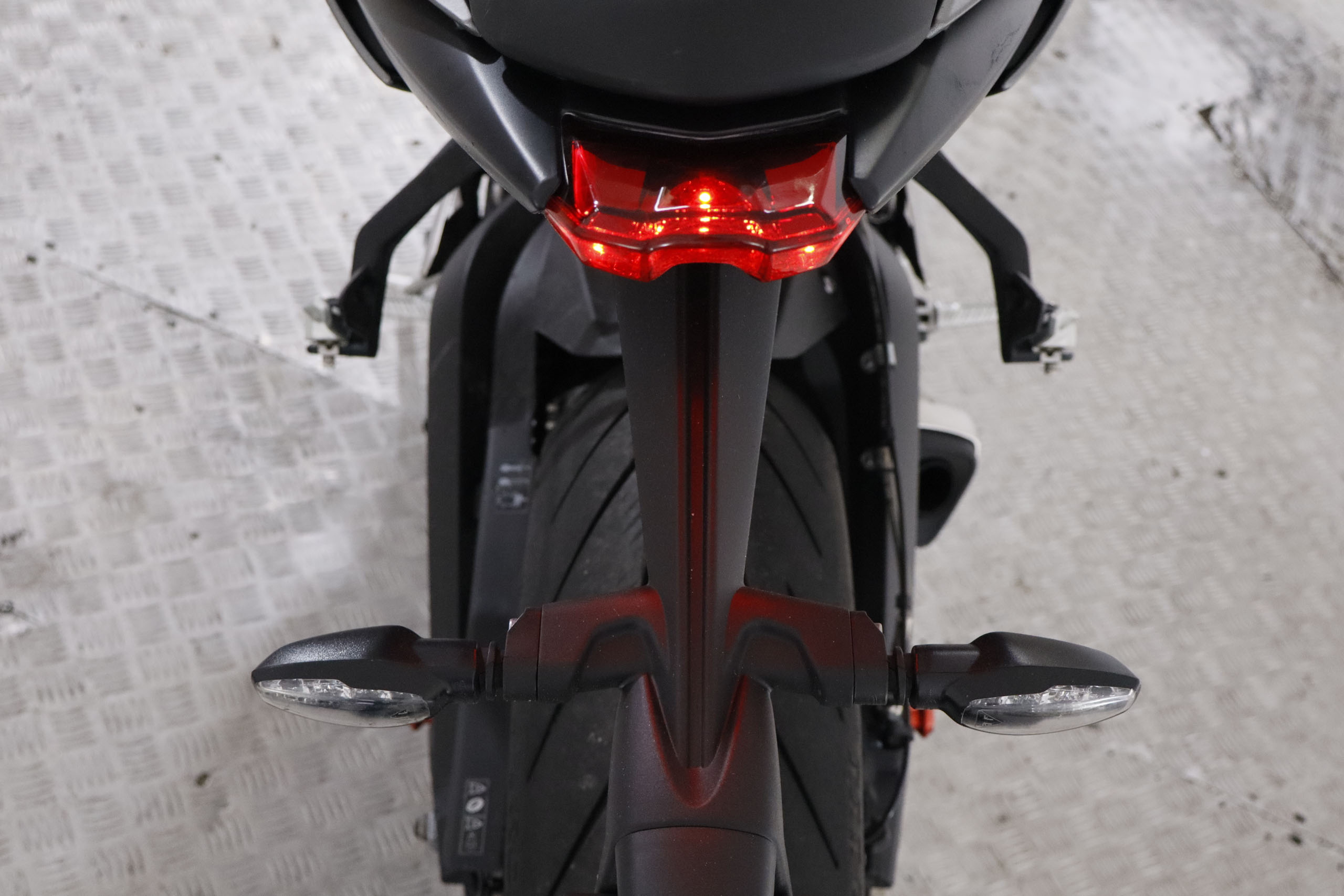 Triumph Street Triple 675 STREET TRIPLE R 765 120cv # QUILLA JUEGO,PANTALLA,KIT DEPOSITO foto 11