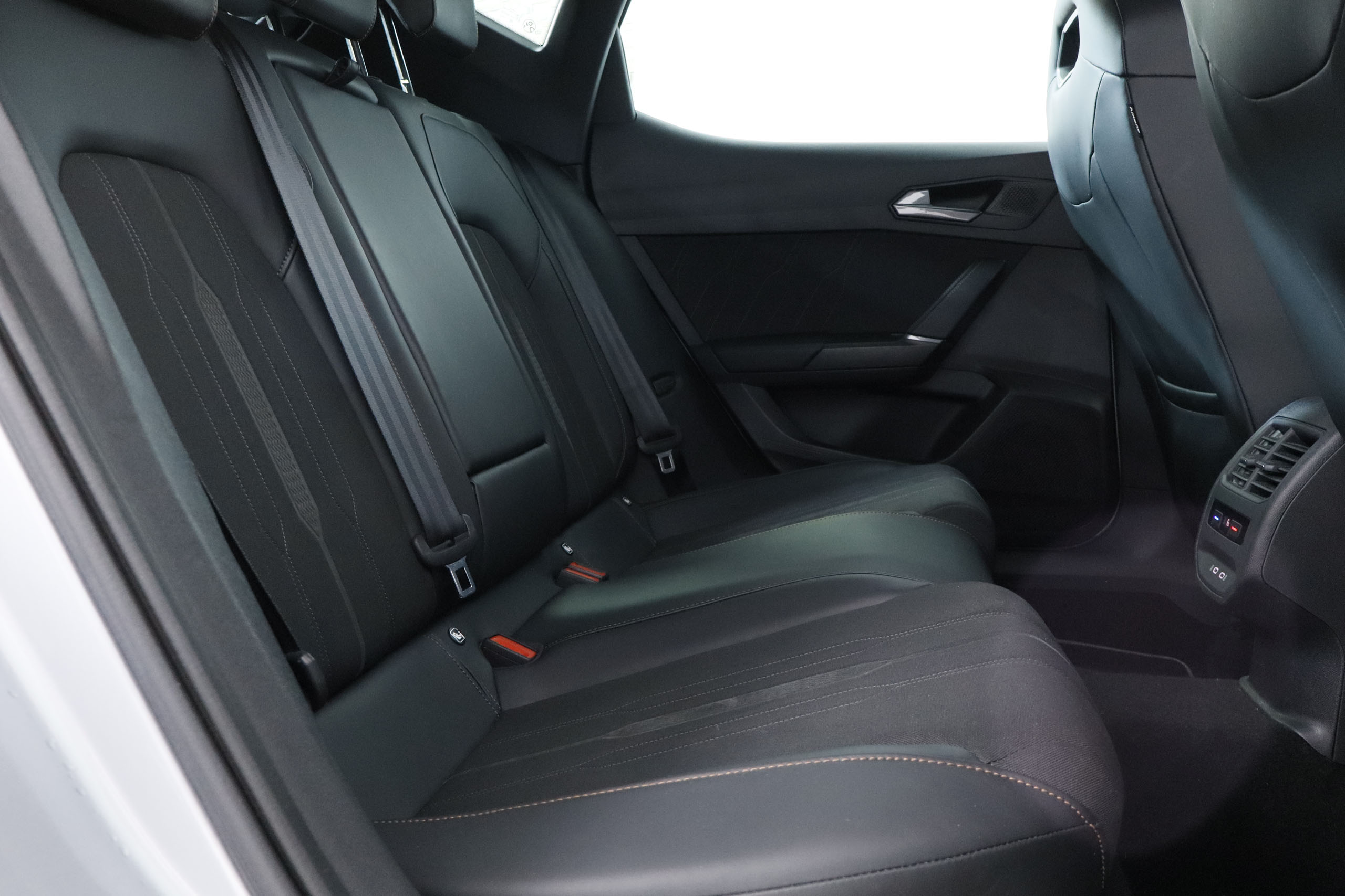 CUPRA Leon 1.4E HYBRIDO ENCHUFABLE 245CV DSG 5P # NAVY,FAROS LED, foto 34