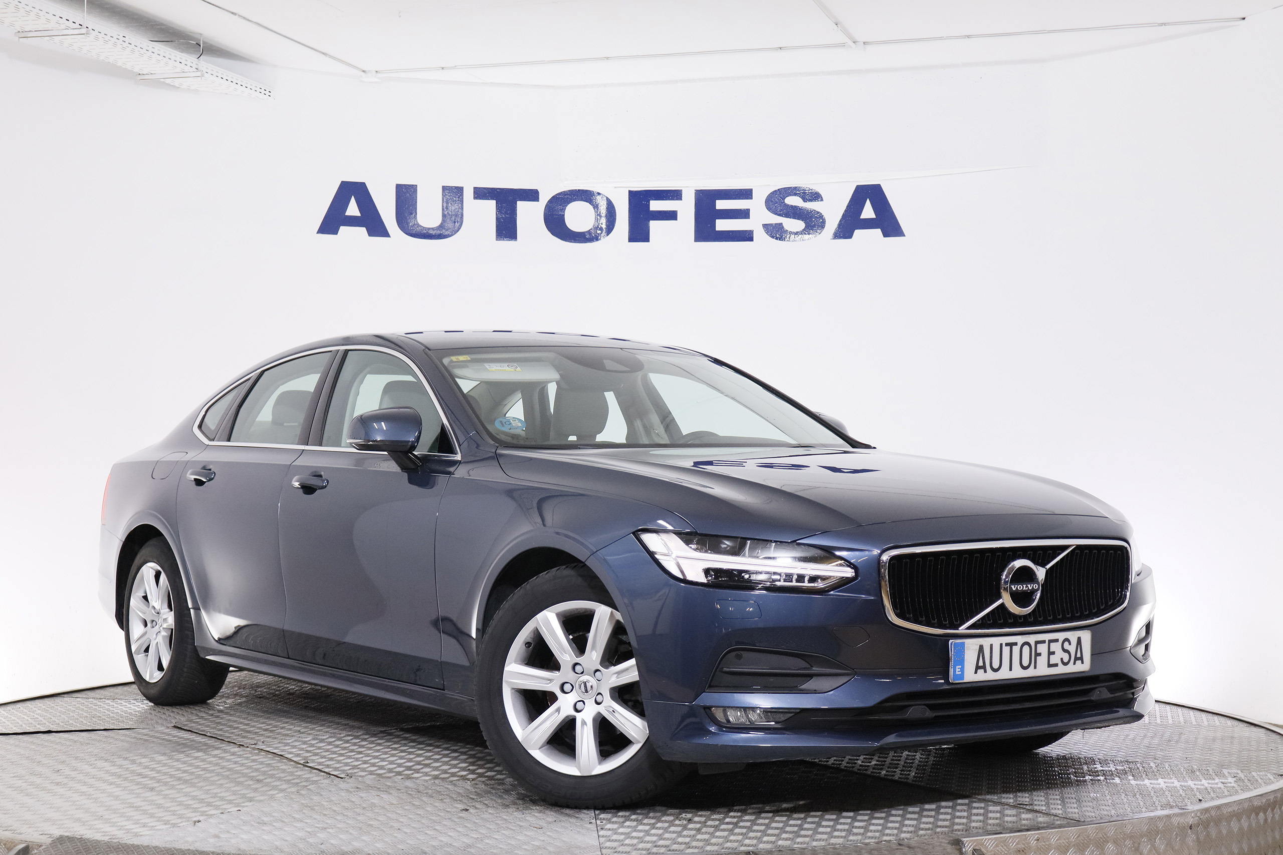Volvo S90 D3 2.0 MOMENTUM 150CV AUTO 4P # NAVY, CUERO foto 3