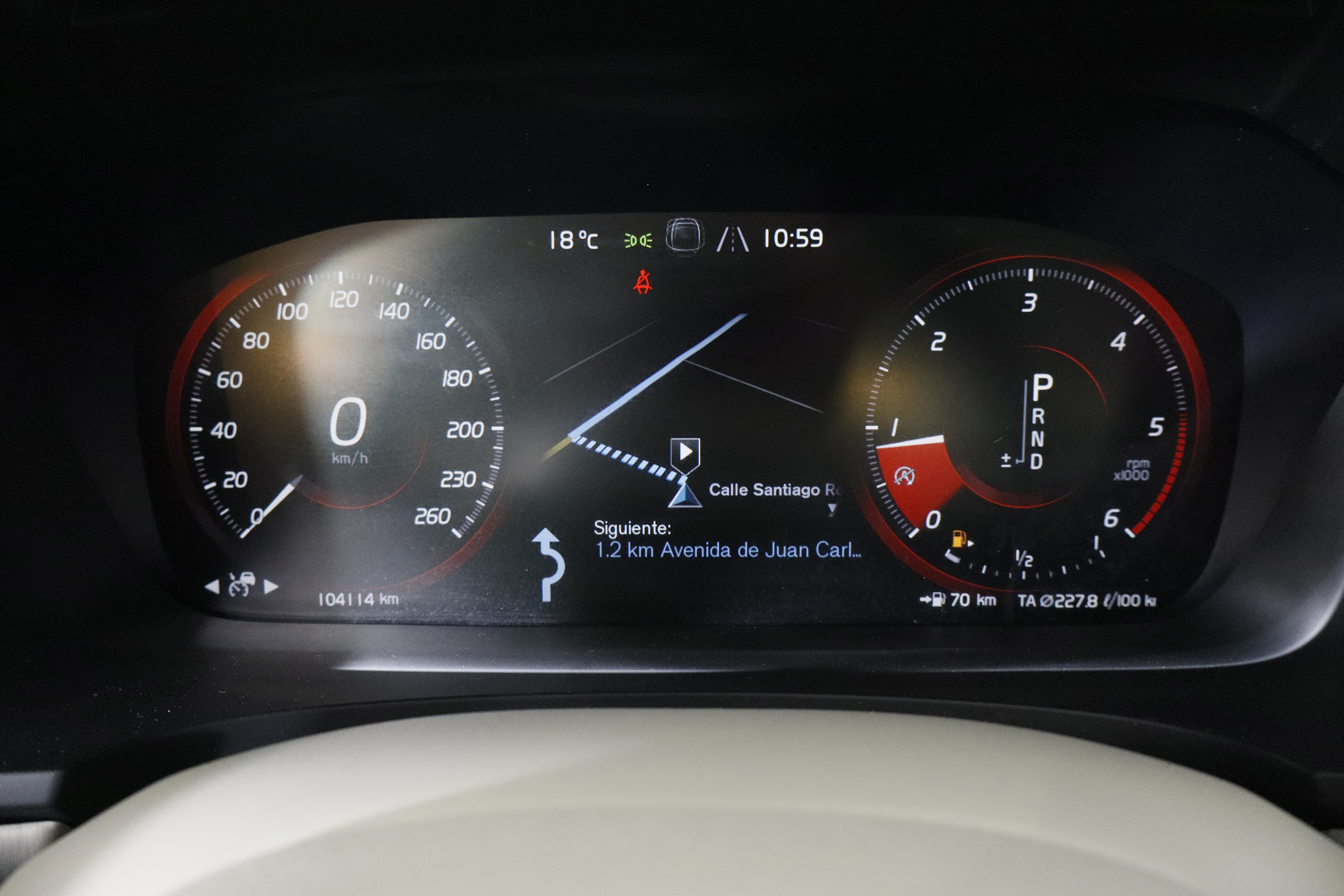 Volvo S90 D3 2.0 MOMENTUM 150CV AUTO 4P # NAVY, CUERO foto 17