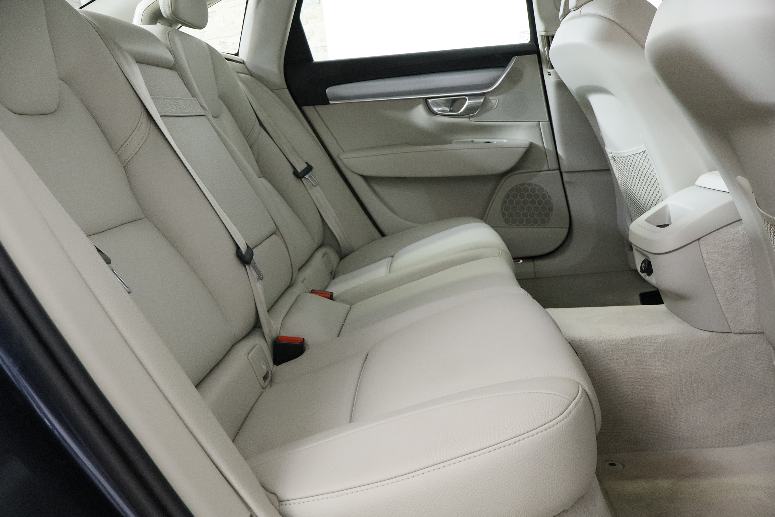 Volvo S90 D3 2.0 MOMENTUM 150CV AUTO 4P # NAVY, CUERO foto 23