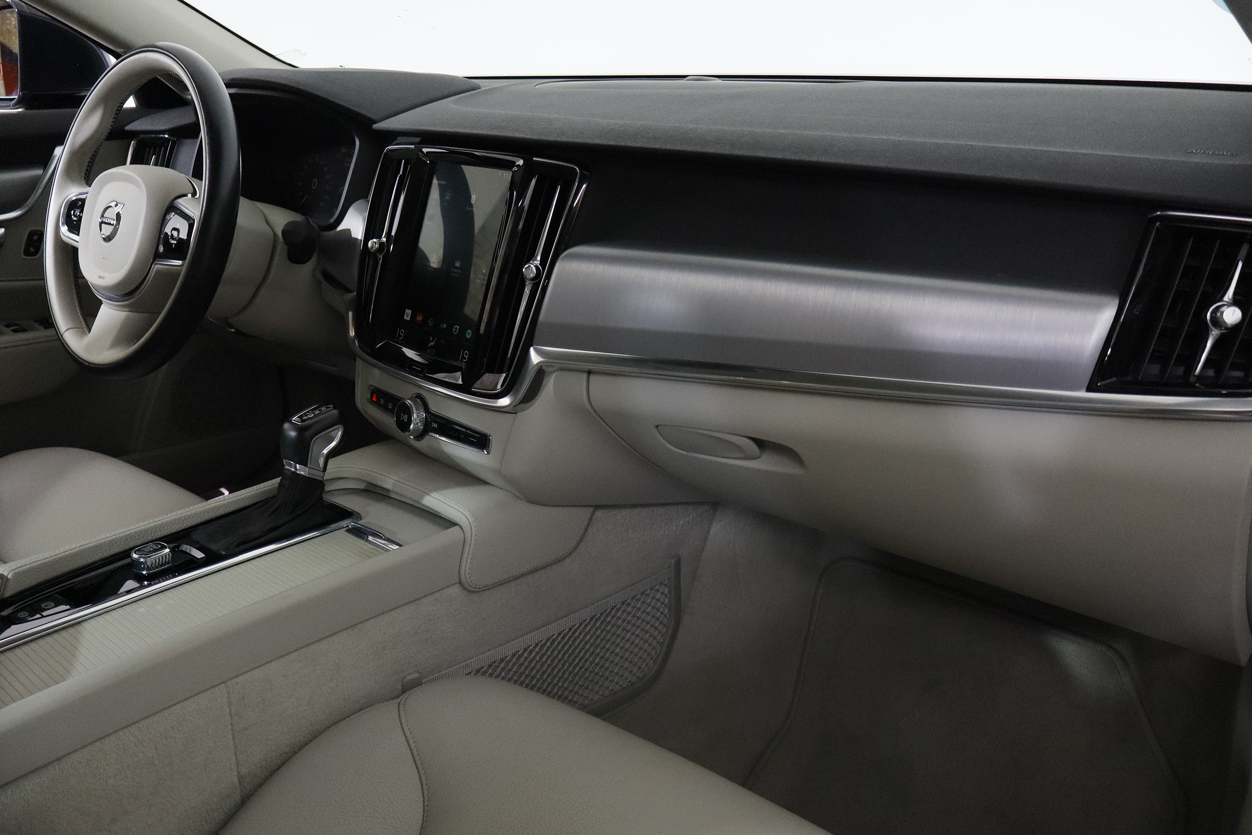 Volvo S90 D3 2.0 MOMENTUM 150CV AUTO 4P # NAVY, CUERO foto 15