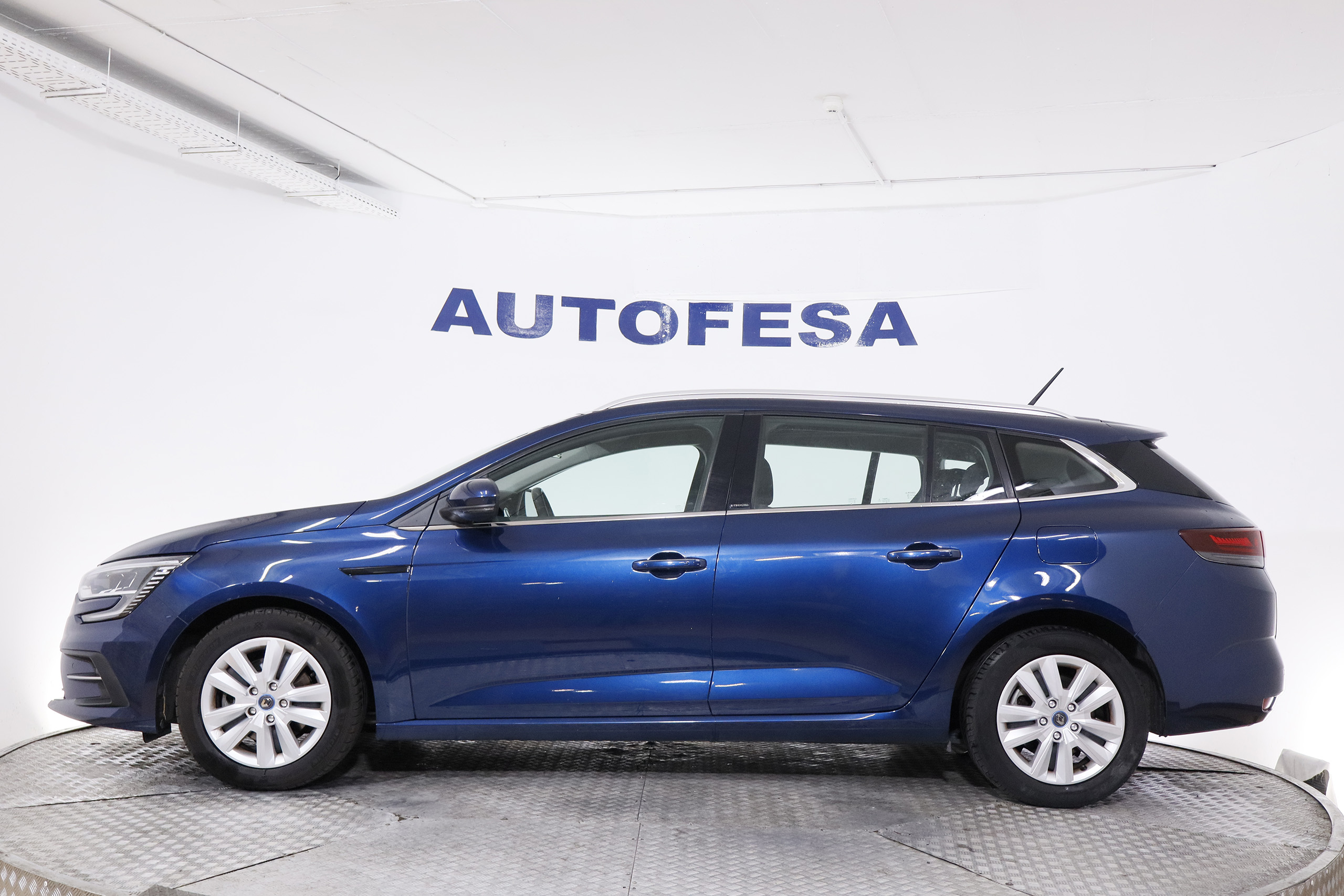 Renault Megane 1.6 SPORT TOURER E-TECH 160CV AUTO 5P # NAVY, PARKTRONIC. FAROS LED foto 5