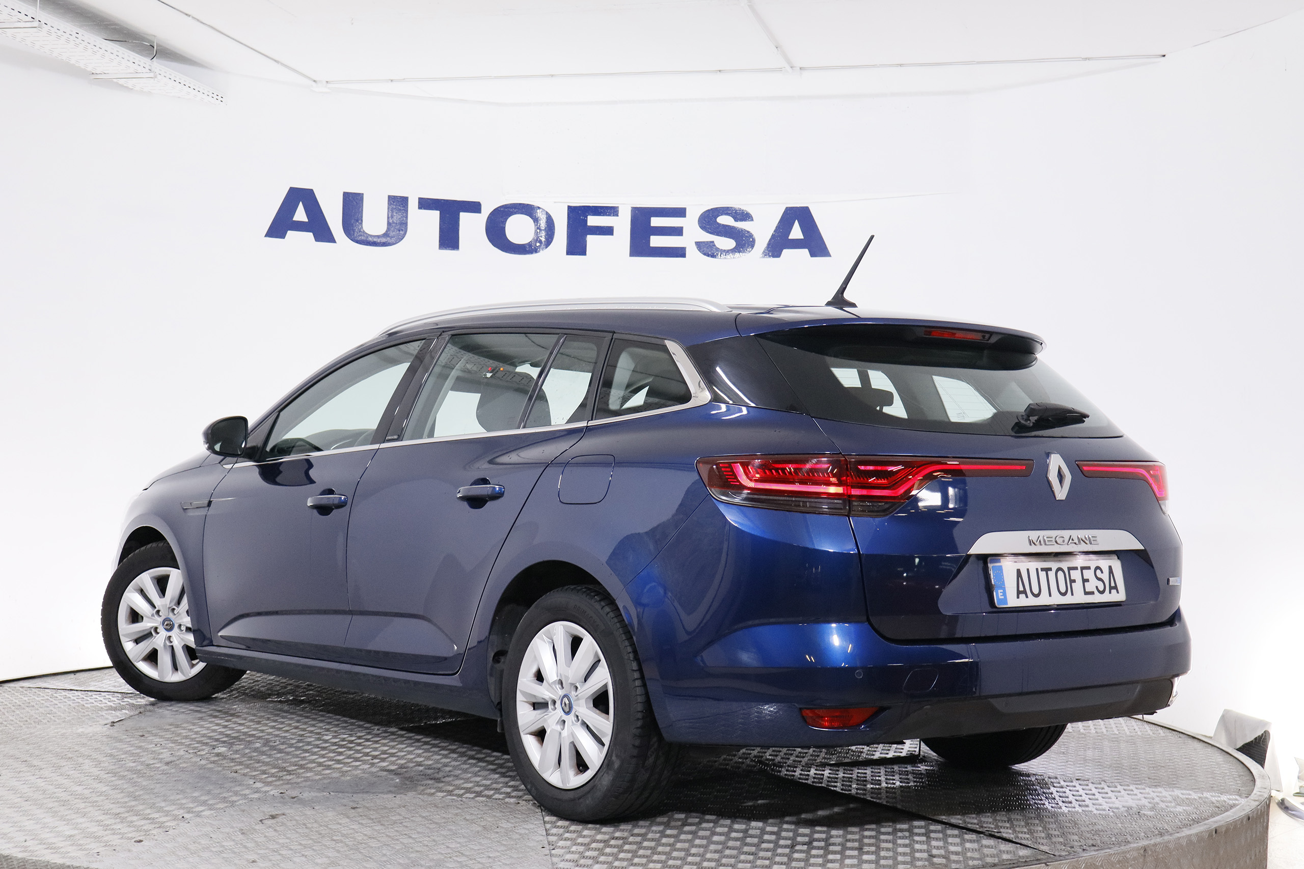 Renault Megane 1.6 SPORT TOURER E-TECH 160CV AUTO 5P # NAVY, PARKTRONIC. FAROS LED foto 6