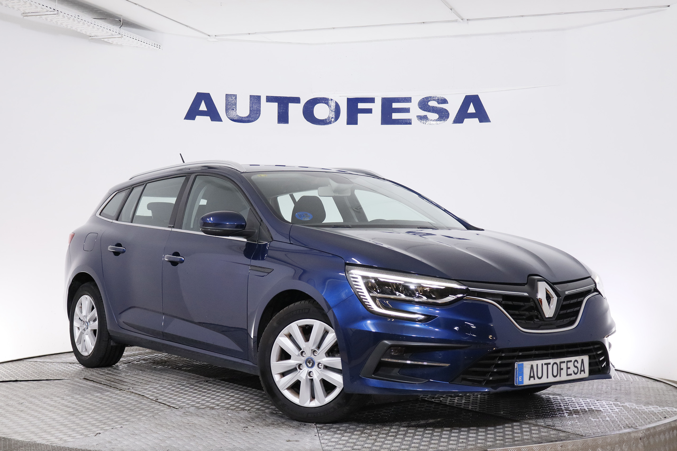 Renault Megane 1.6 SPORT TOURER E-TECH 160CV AUTO 5P # NAVY, PARKTRONIC. FAROS LED foto 3