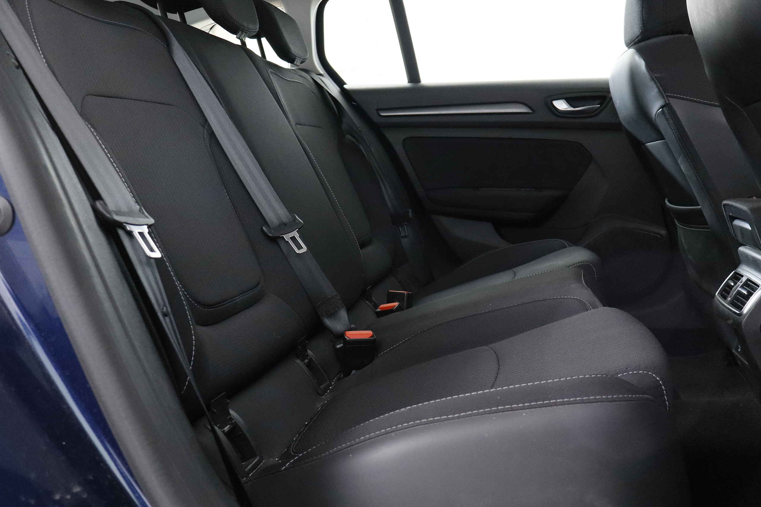 Renault Megane 1.6 SPORT TOURER E-TECH 160CV AUTO 5P # NAVY, PARKTRONIC. FAROS LED foto 23