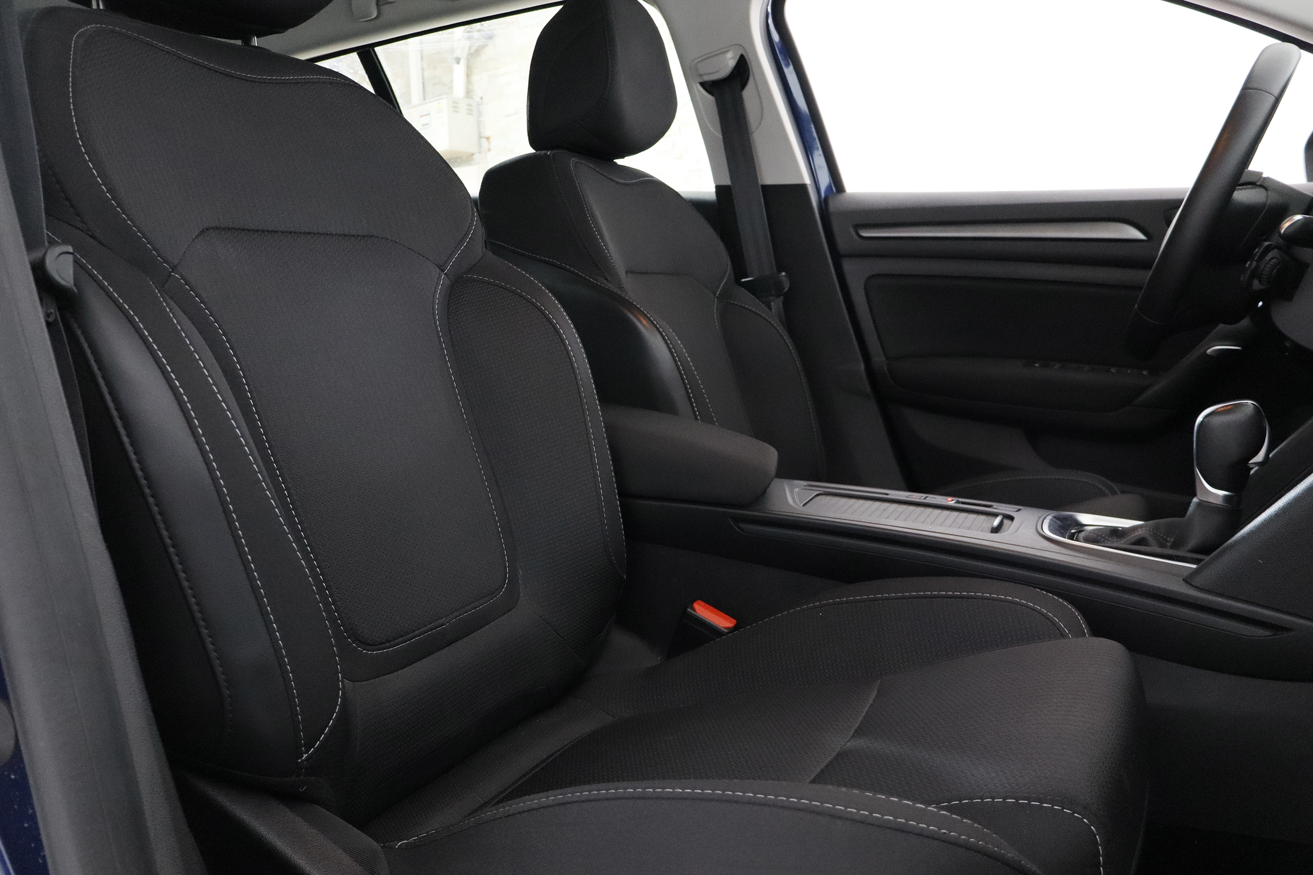 Renault Megane 1.6 SPORT TOURER E-TECH 160CV AUTO 5P # NAVY, PARKTRONIC. FAROS LED foto 22