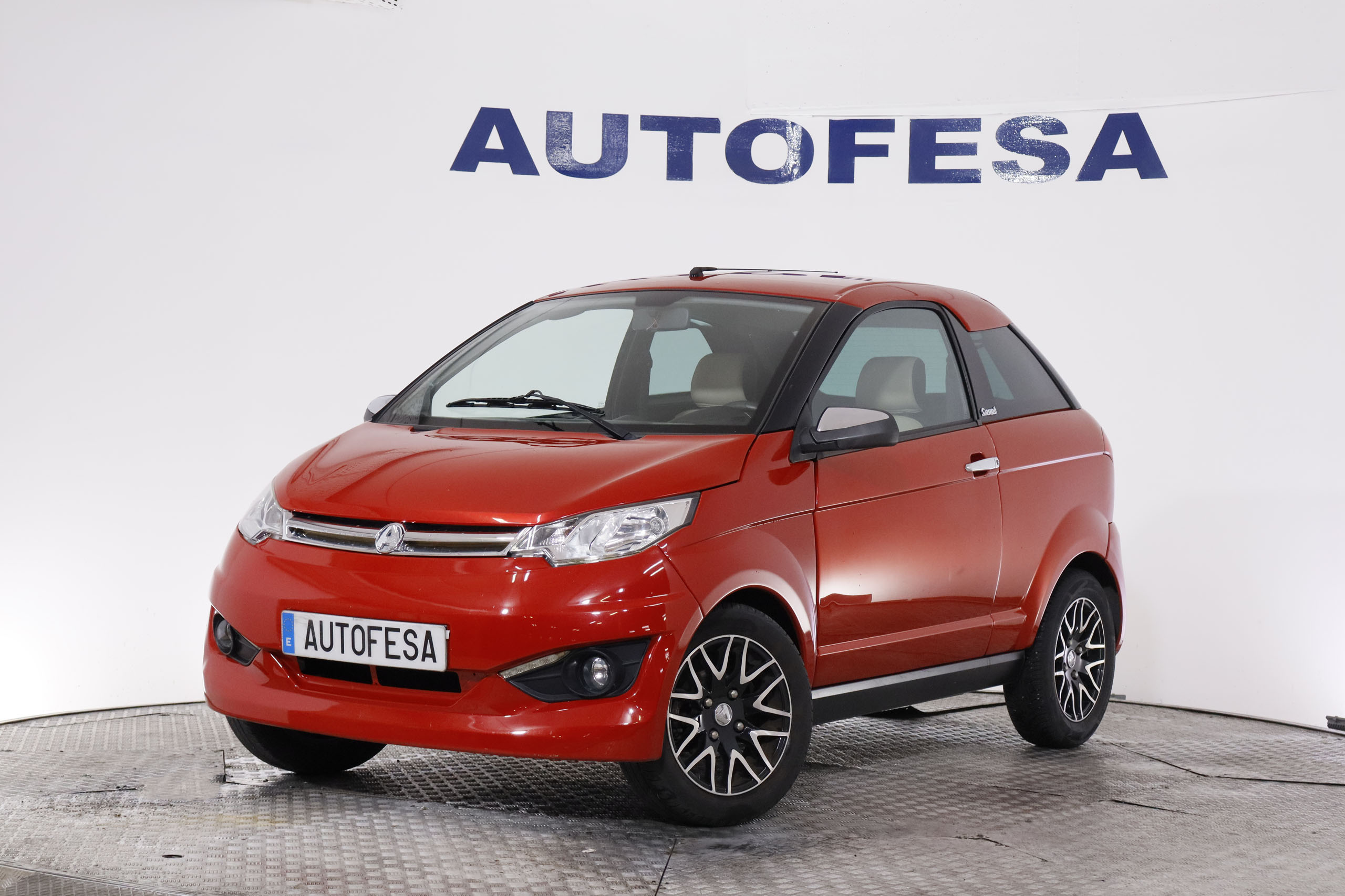 Aixam S8 COUPE S8 COUPE 9CV AUTO 3P # CUERO foto 1