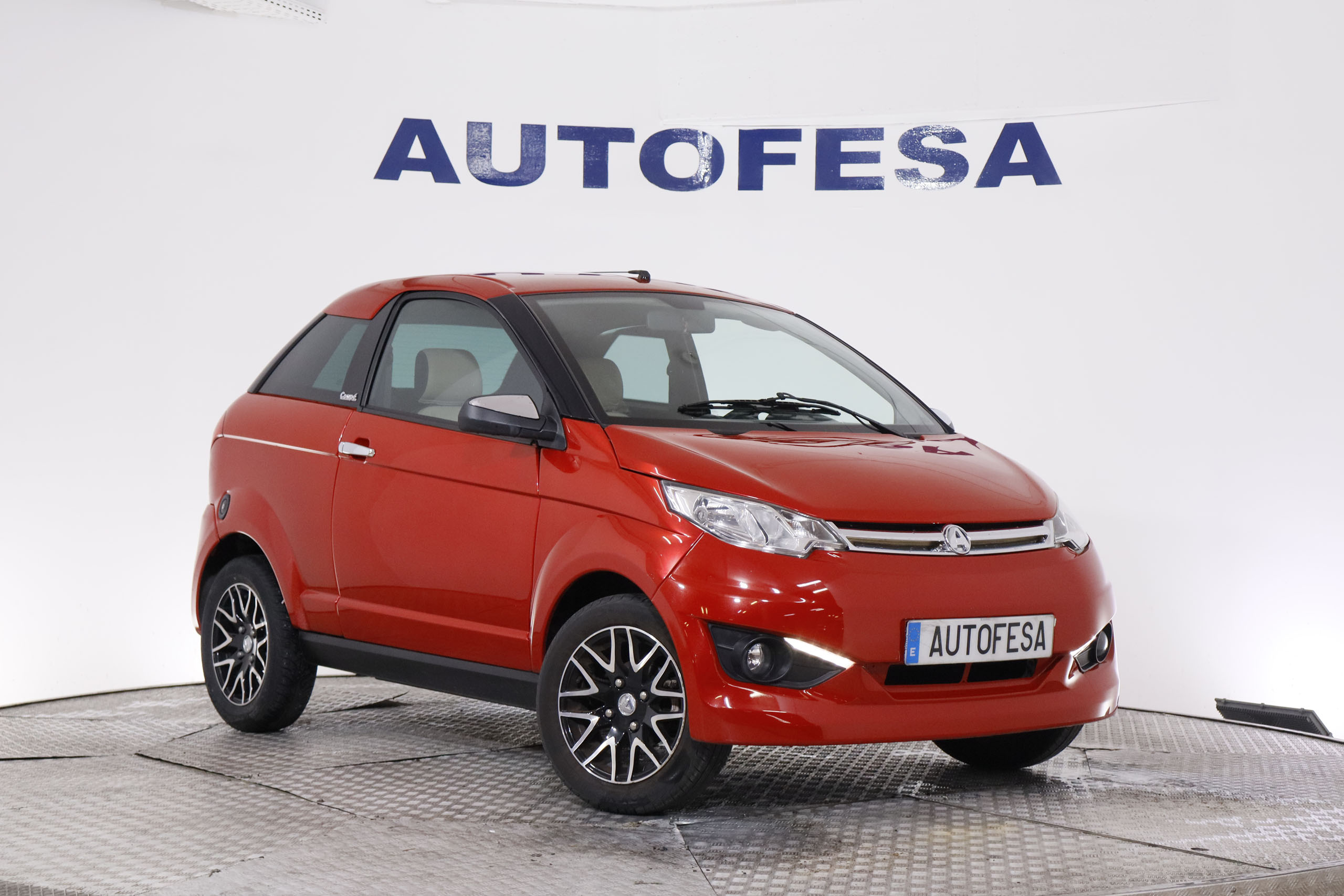 Aixam S8 COUPE S8 COUPE 9CV AUTO 3P # CUERO foto 3