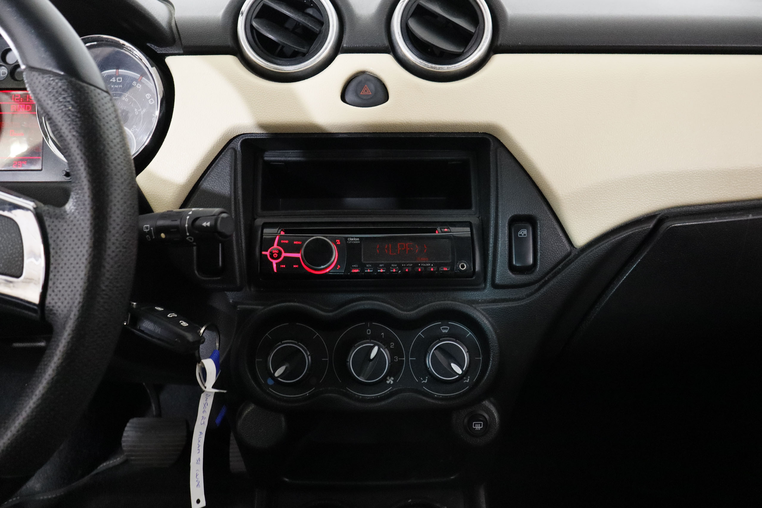 Aixam S8 COUPE S8 COUPE 9CV AUTO 3P # CUERO foto 19