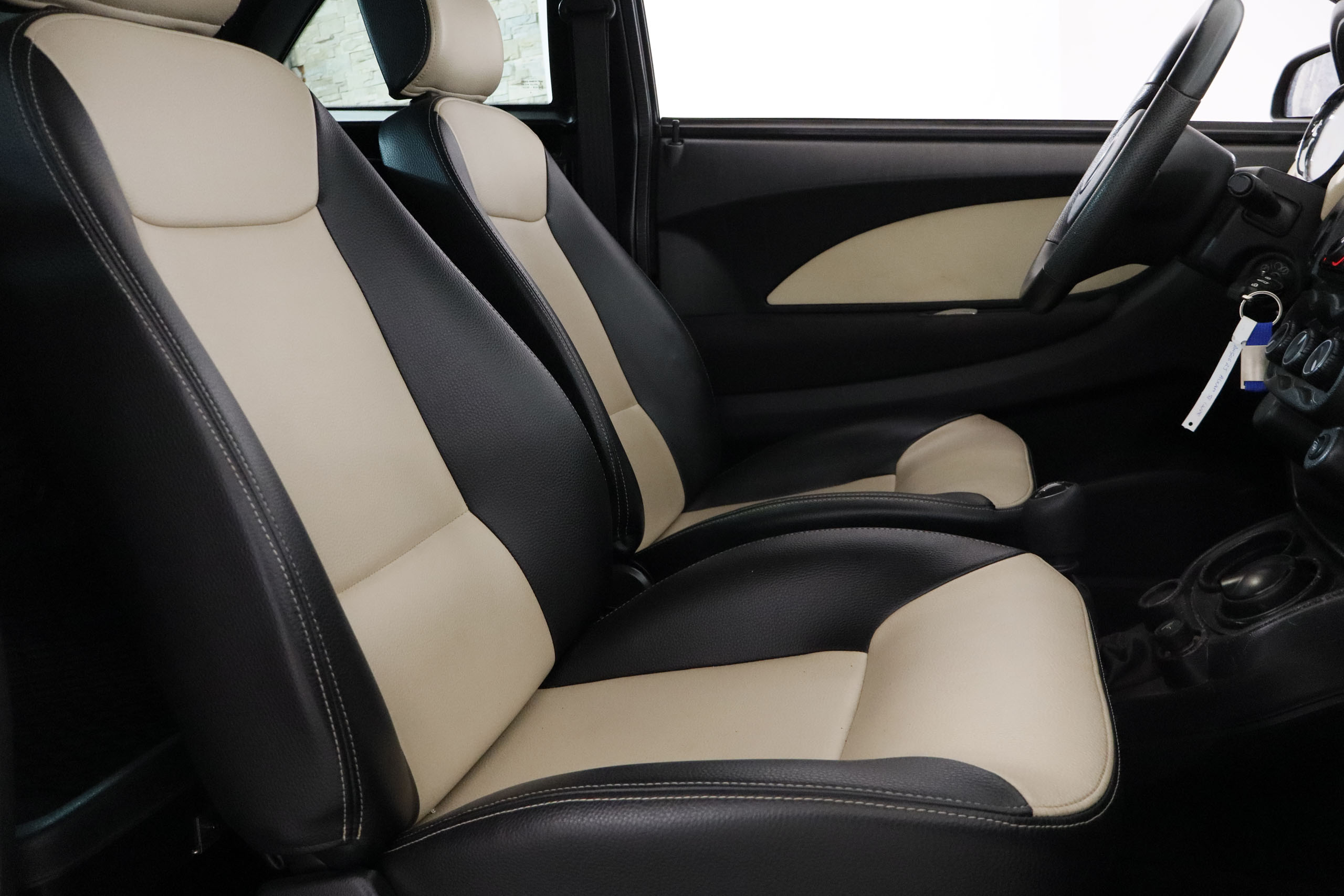 Aixam S8 COUPE S8 COUPE 9CV AUTO 3P # CUERO foto 21