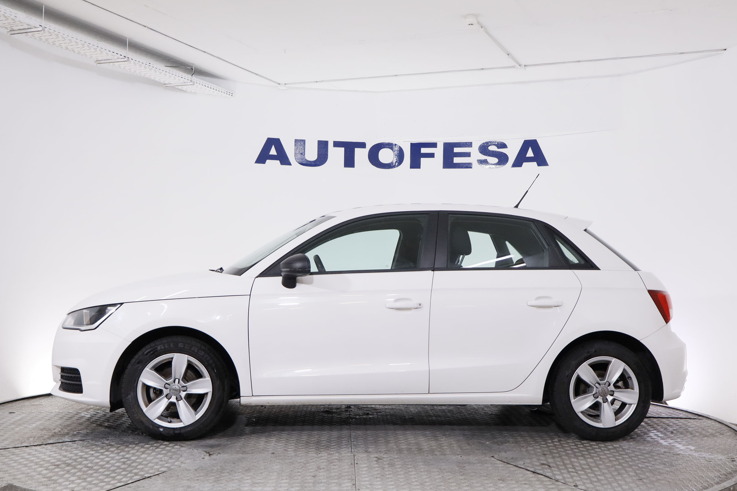 Audi A1 SPOTBACK 1.0 TFSI ULTRA 95CV 5P # NAVY,PARTRONIC foto 5