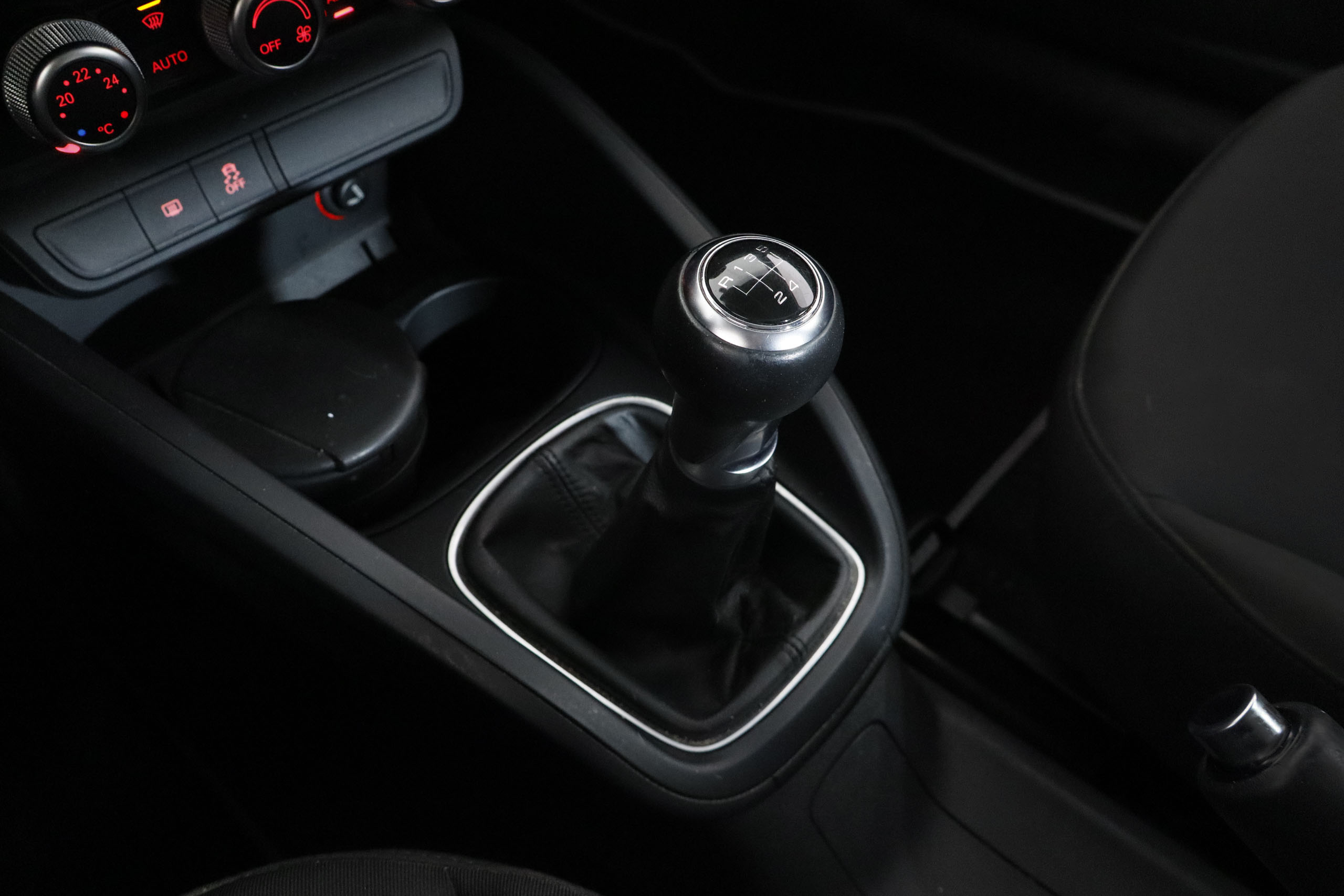 Audi A1 SPOTBACK 1.0 TFSI ULTRA 95CV 5P # NAVY,PARTRONIC foto 18