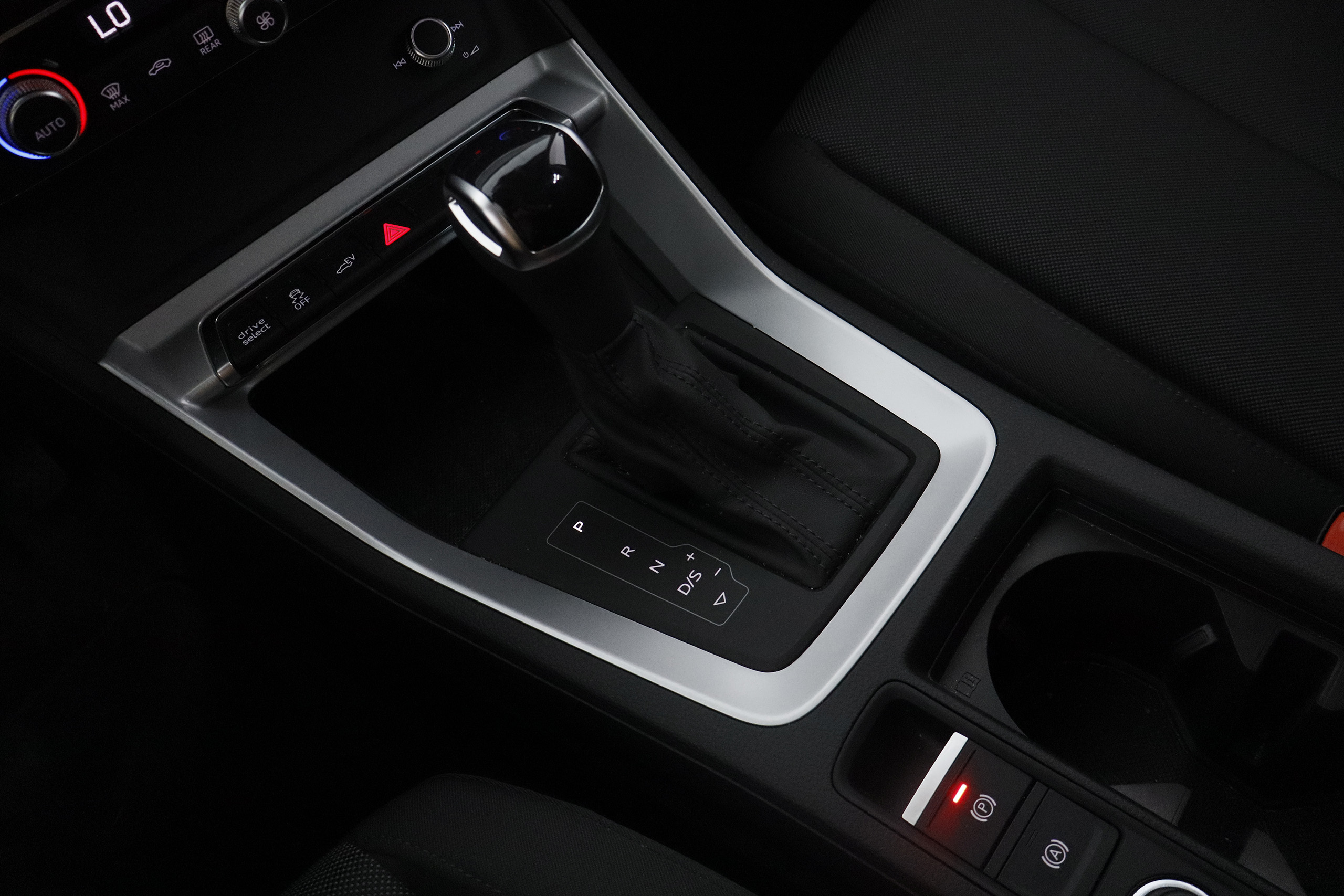 Audi Q3 SPORTBACK 45 TFSIE S-TRONIC ADVANCED 245CV AUTO 5P # GARANTIA FAB 08/2026, IVA DEDUCIBLE, NAVY foto 19