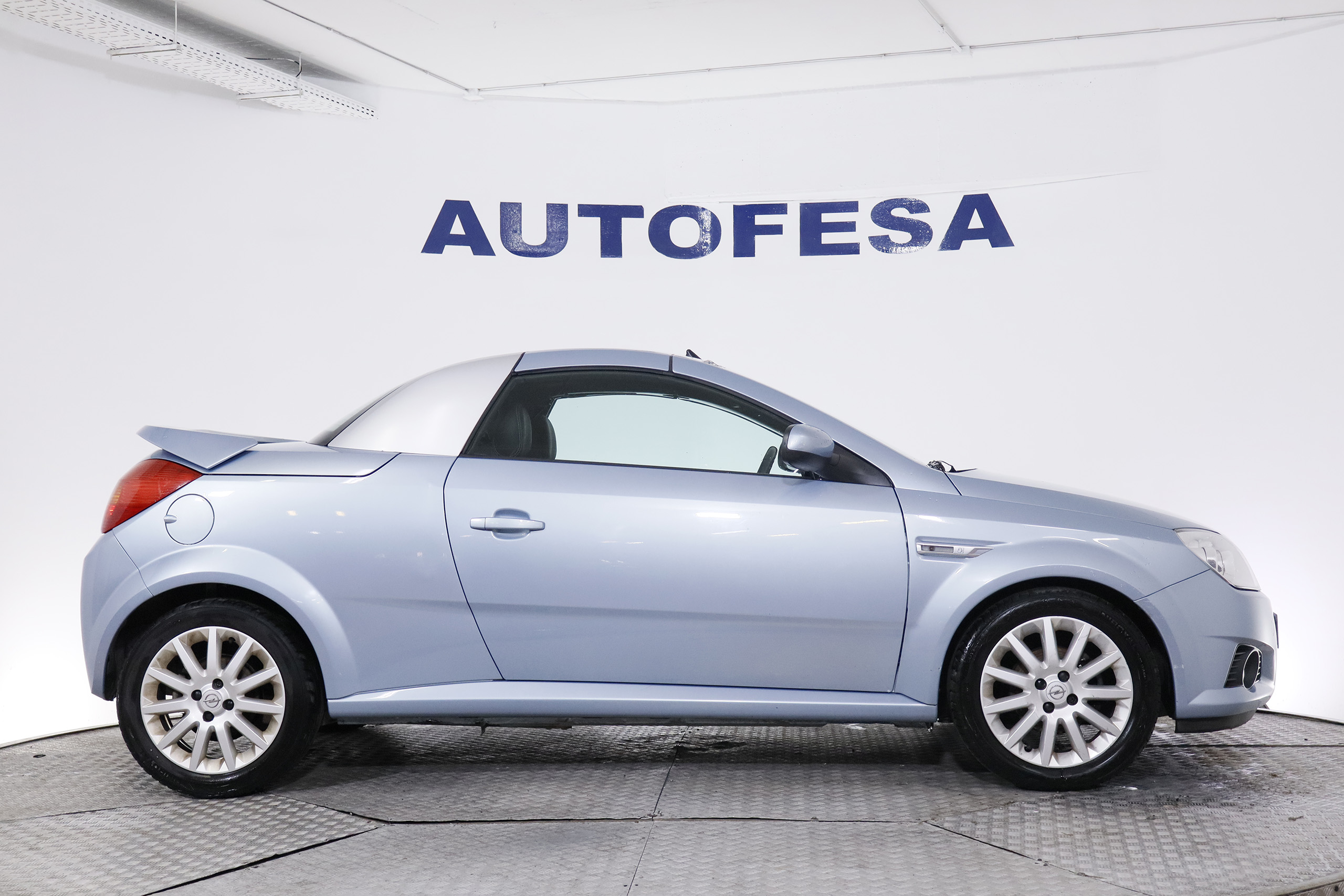 Opel Tigra CABRIO TWINTOP 1.8 16V 125CV SPORT 2P foto 15