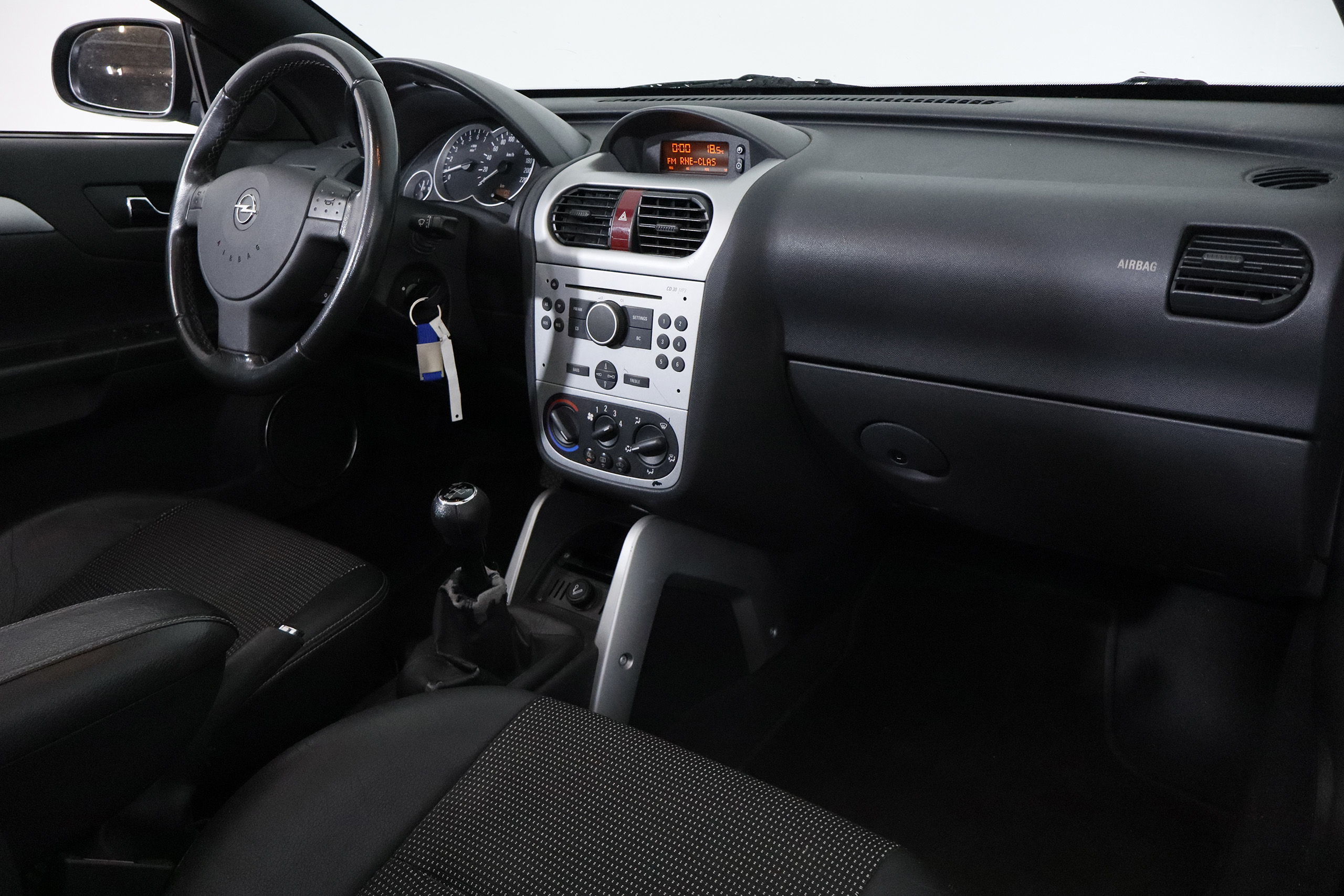 Opel Tigra CABRIO TWINTOP 1.8 16V 125CV SPORT 2P foto 19