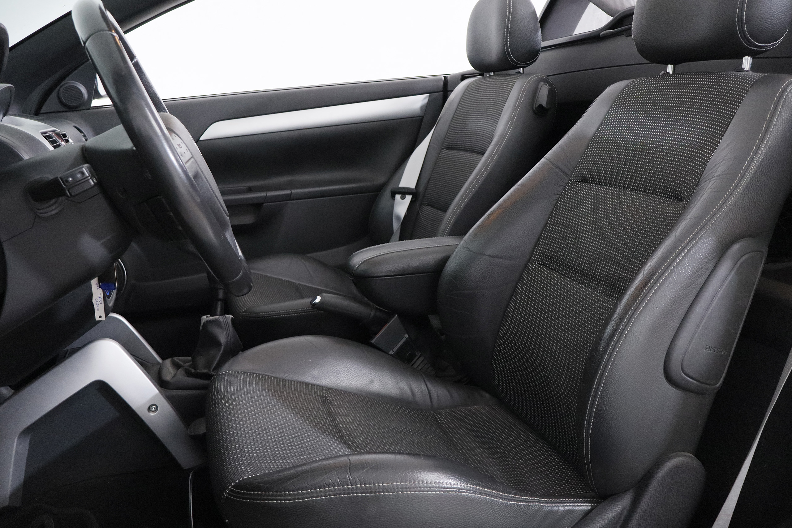 Opel Tigra CABRIO TWINTOP 1.8 16V 125CV SPORT 2P foto 23