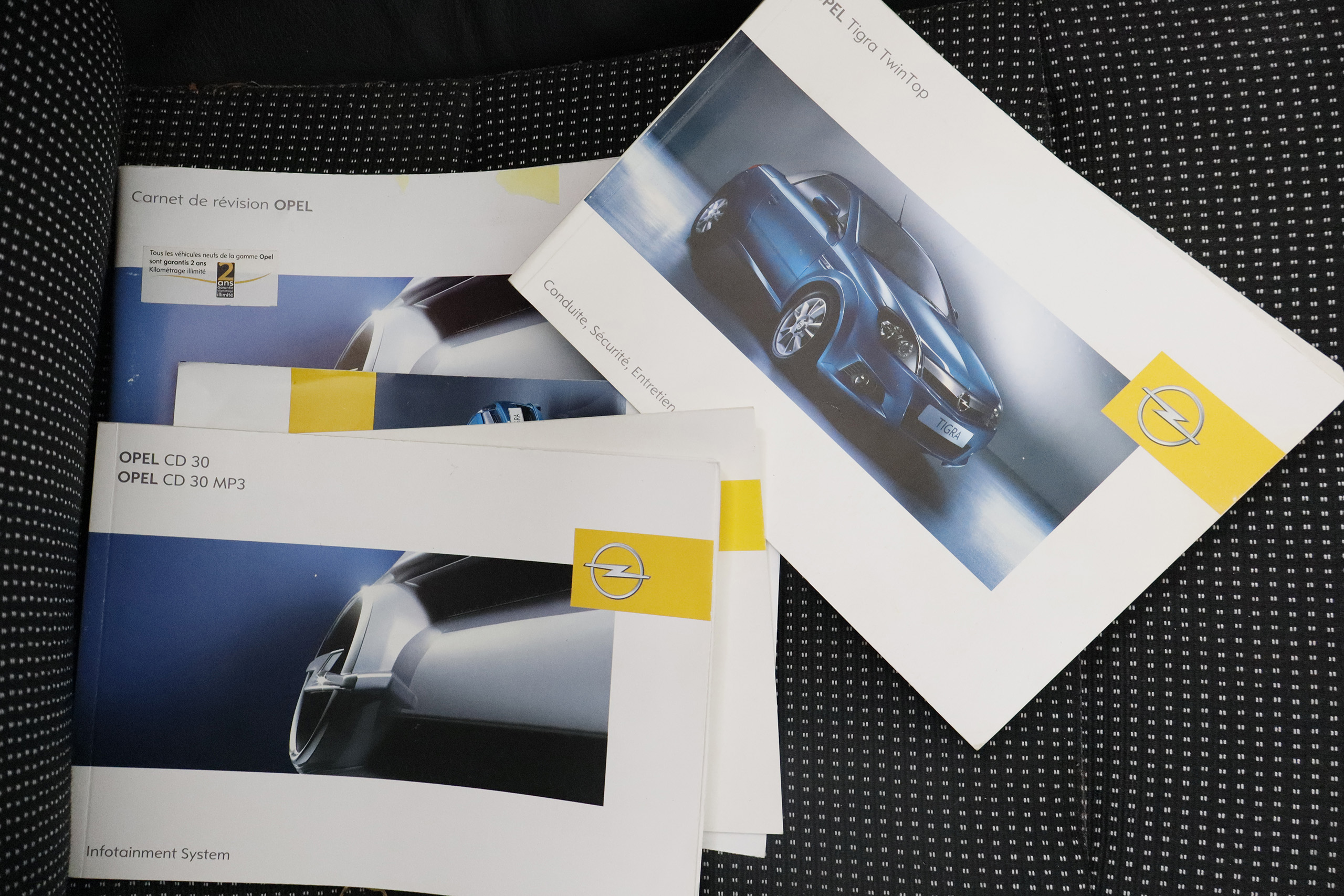 Opel Tigra CABRIO TWINTOP 1.8 16V 125CV SPORT 2P foto 25