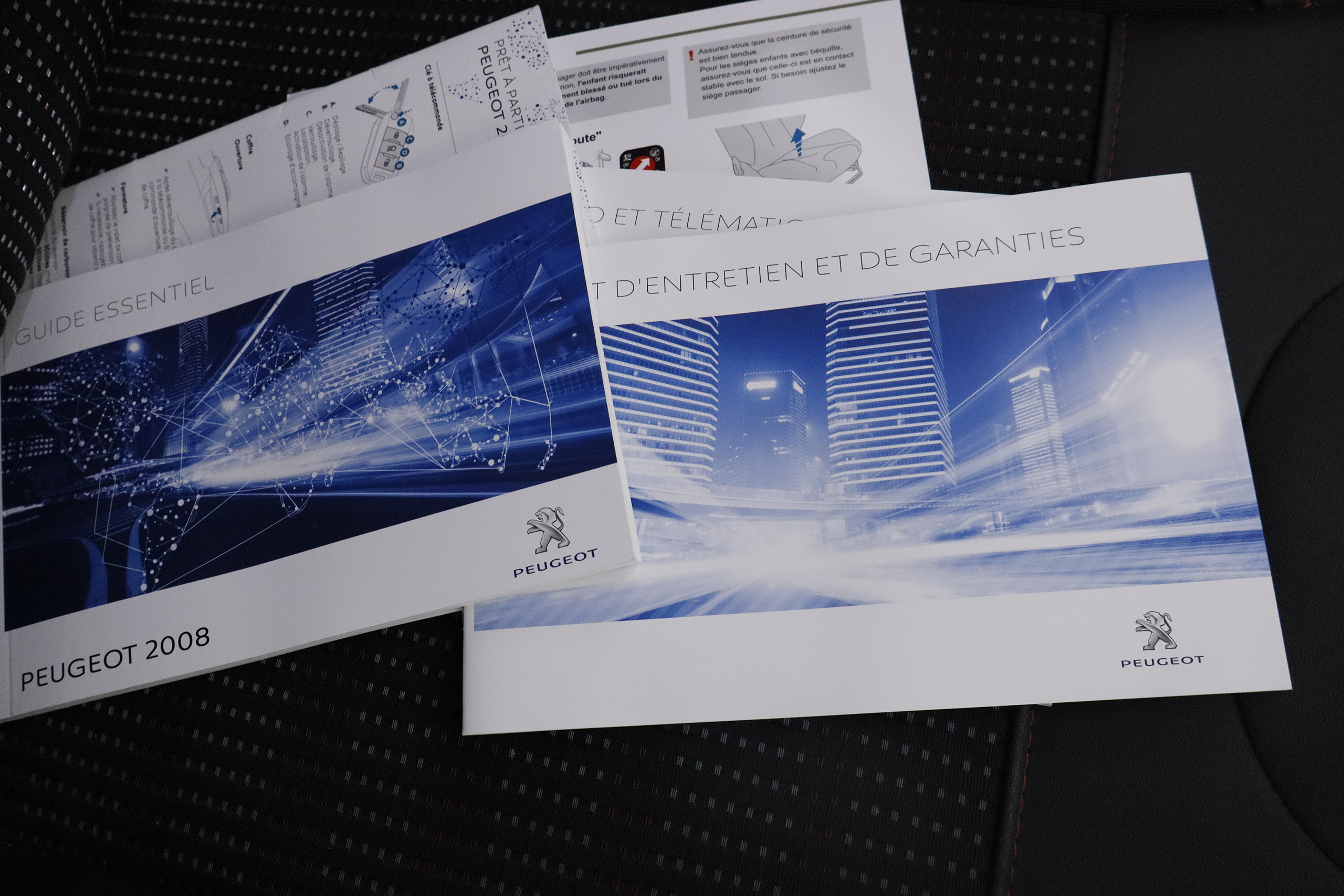 Peugeot 2008 1.2 130CV GT LINE 5P S/S # NAVY, PARKTRONIC, BLUETOOTH foto 25