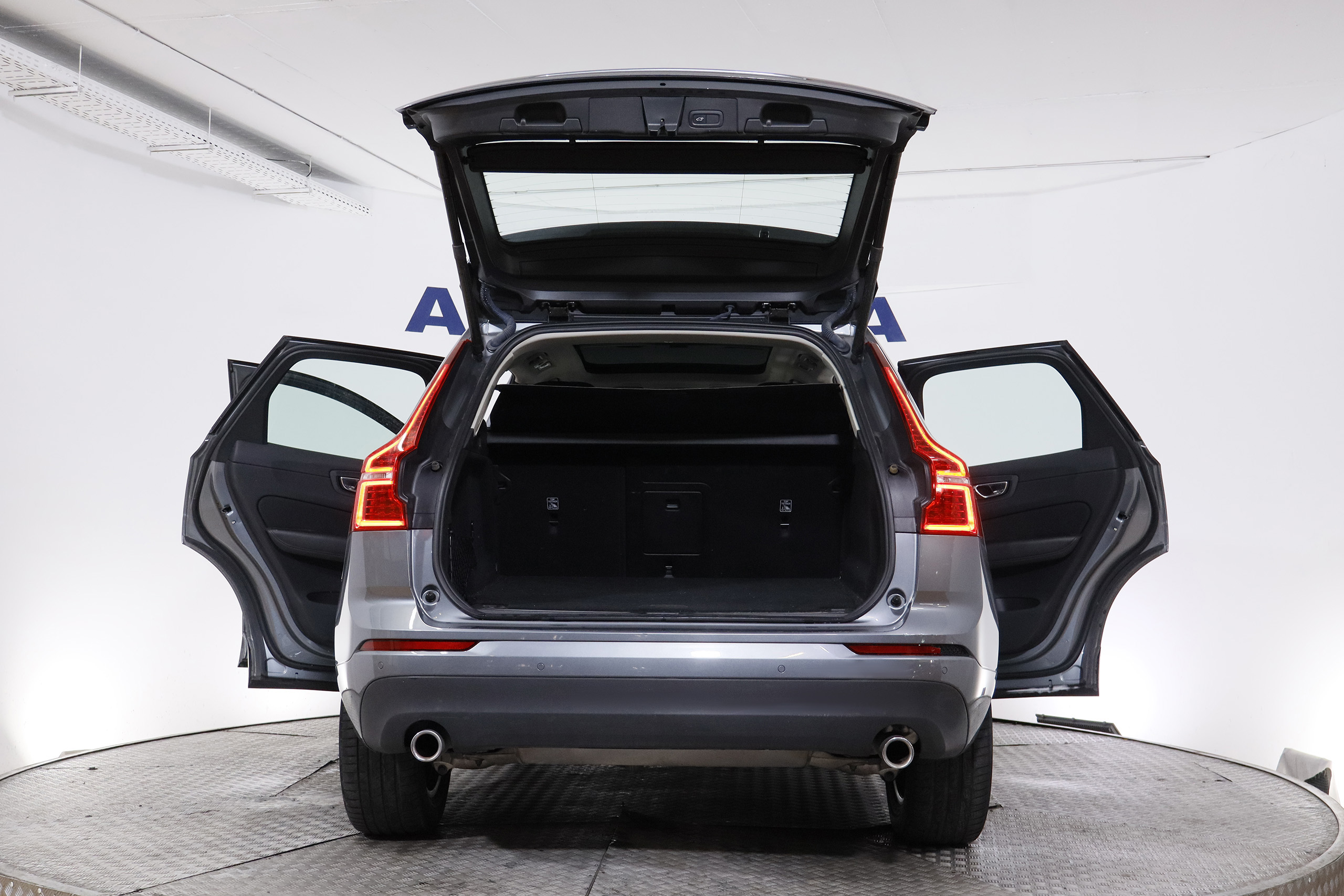 Volvo Xc 60 2.0 T8 HIBRIDO ENCHUFABLE 408CV BUSINESS PLUS AWD AUTO 5P # IVA DEDUCIBLE, TECHO ELE PANORAMICO, NAVY foto 13