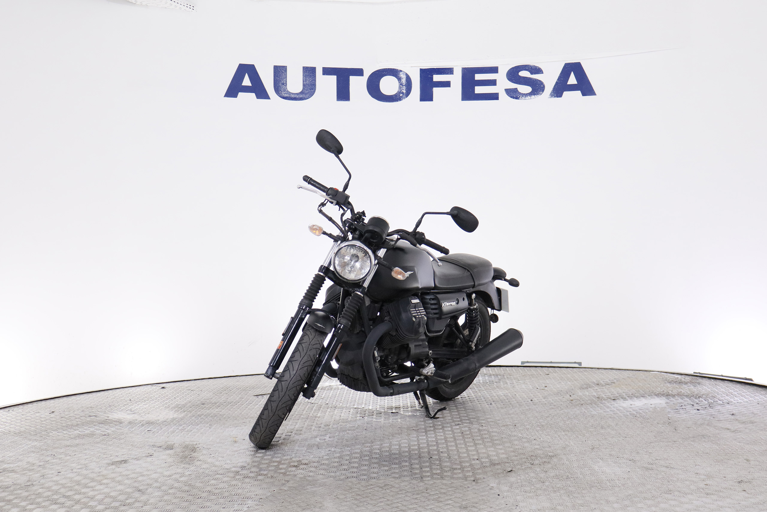 Moto-Guzzi V 7 MOTO GUZZI V7 III BLACK STONE 52CV foto 1