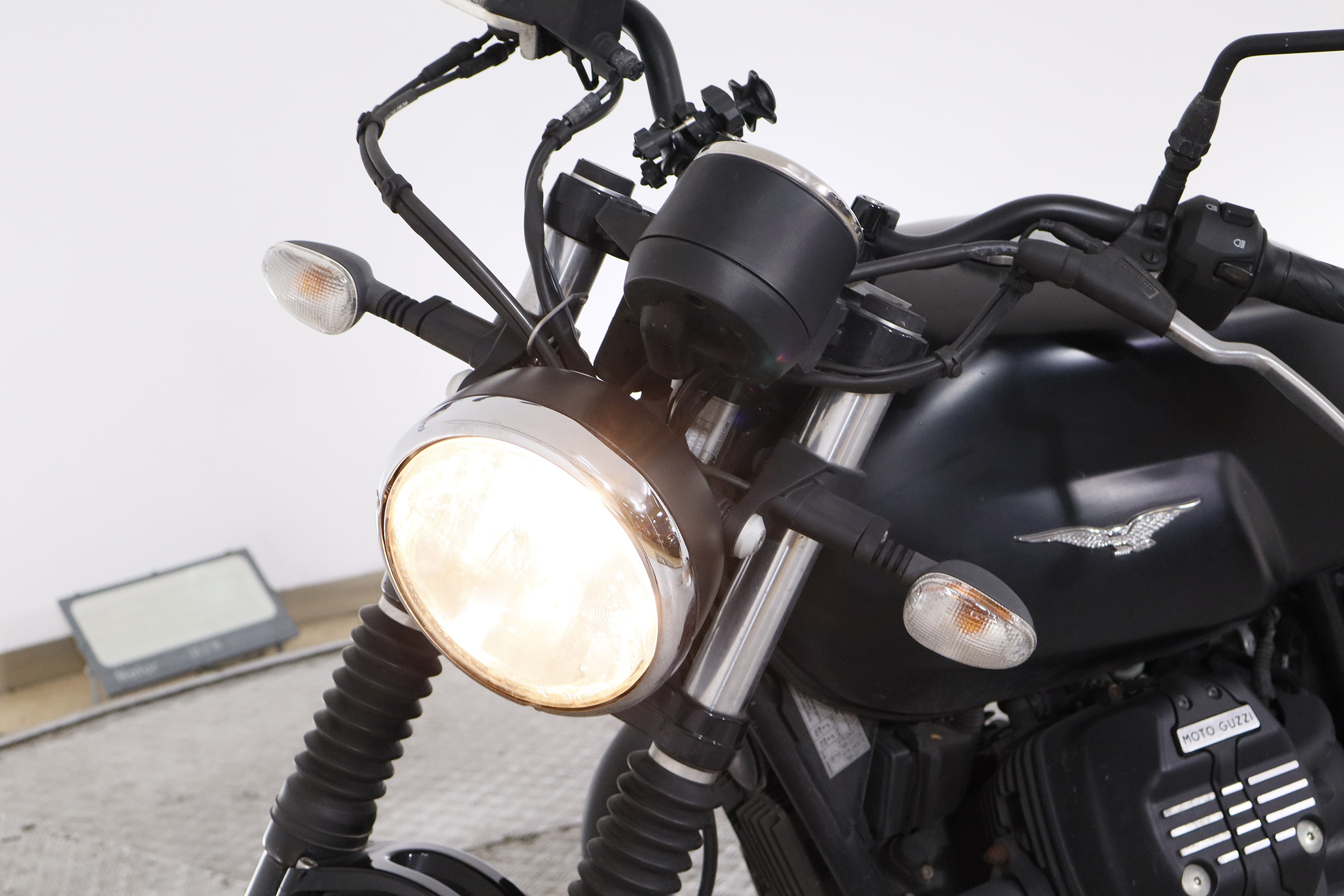 Moto-Guzzi V 7 MOTO GUZZI V7 III BLACK STONE 52CV foto 17