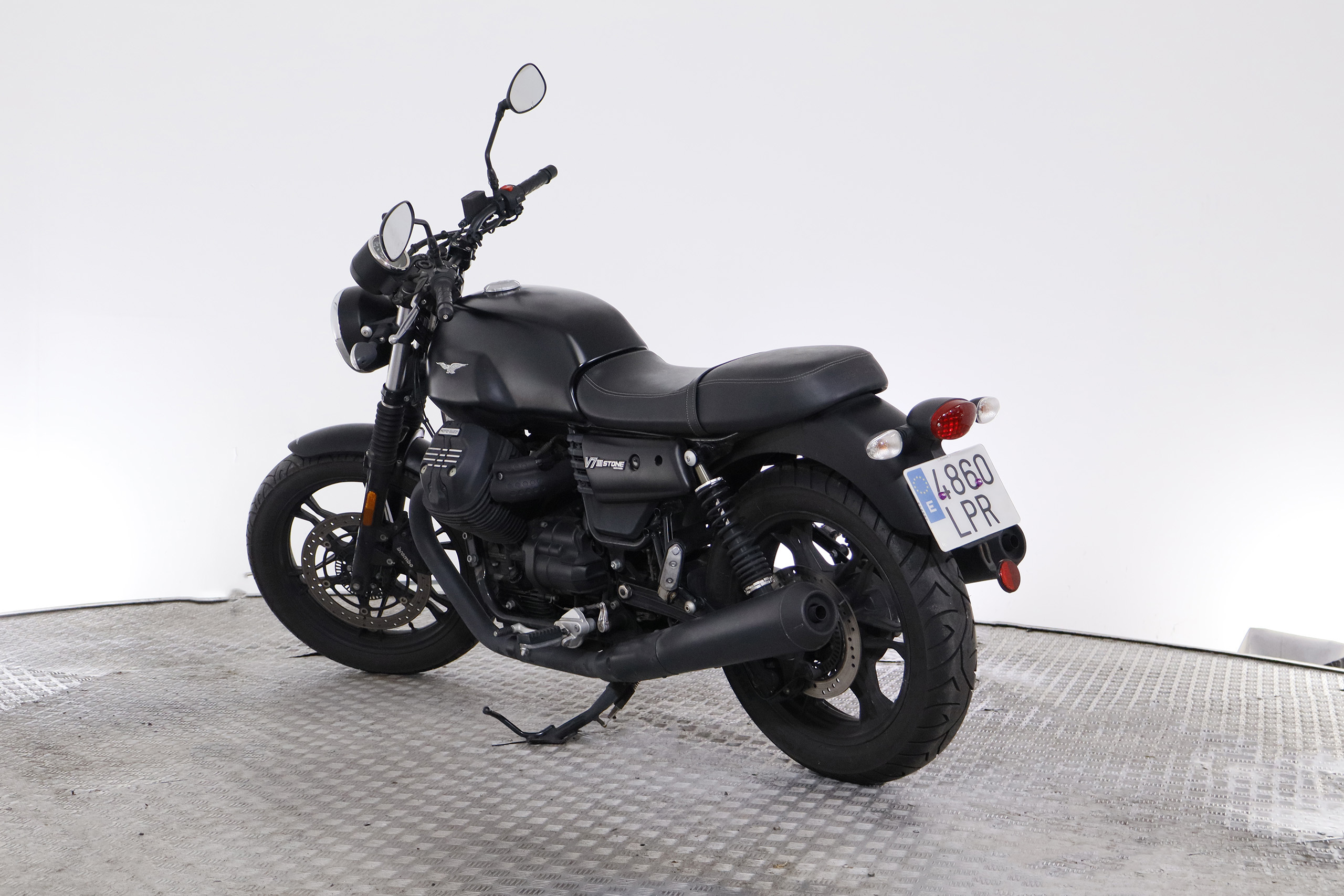 Moto-Guzzi V 7 MOTO GUZZI V7 III BLACK STONE 52CV foto 7