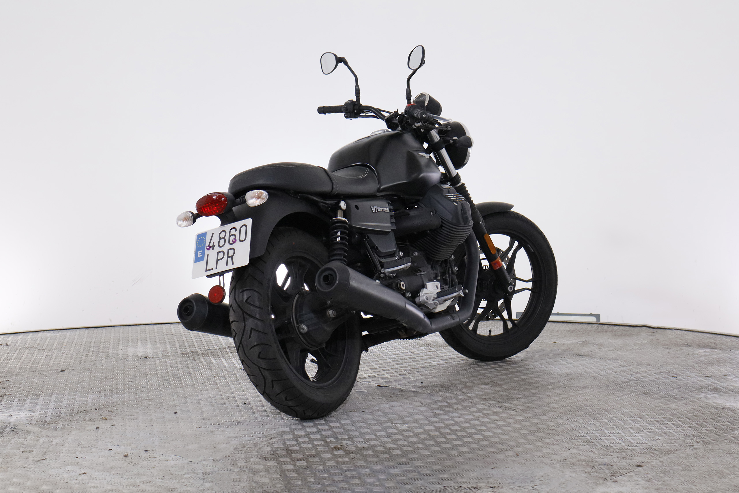 Moto-Guzzi V 7 MOTO GUZZI V7 III BLACK STONE 52CV foto 10