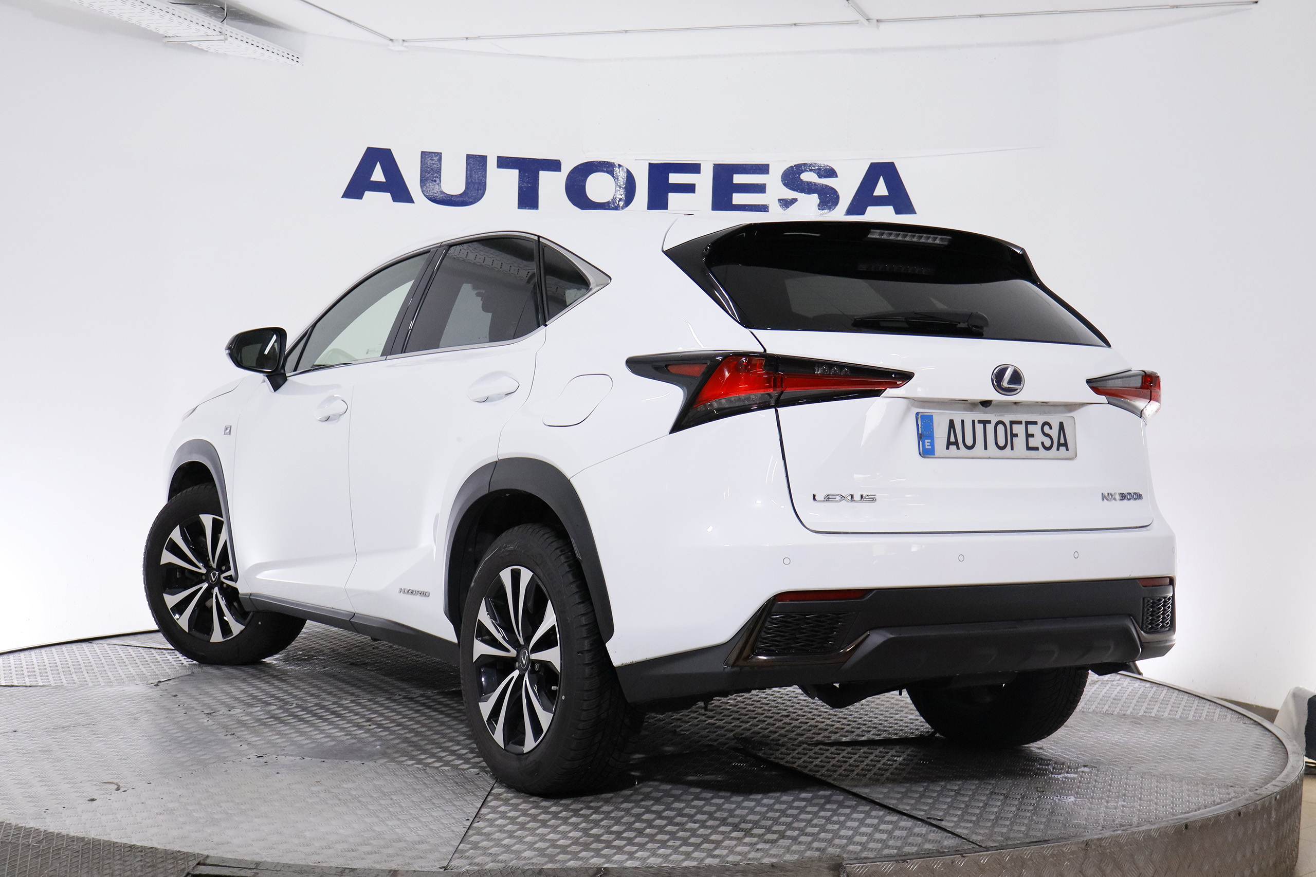 Lexus Nx 300h 2.5L HYBRID 197CV F SPORT 4WD AUTO 5P # TECHO PANORAMICO, NAVY, CUERO foto 6