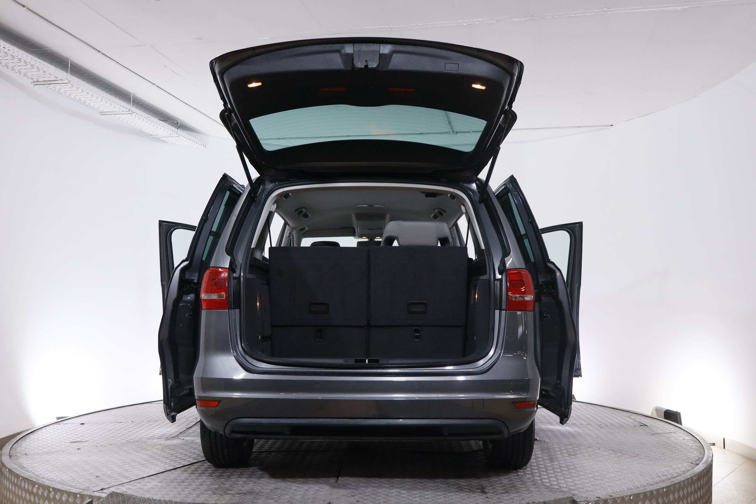 Volkswagen Sharan 1.4 TSI COMFORT LINE 150CV 7 PLAZAS 5P # NAVY,PARKTRONIC foto 11