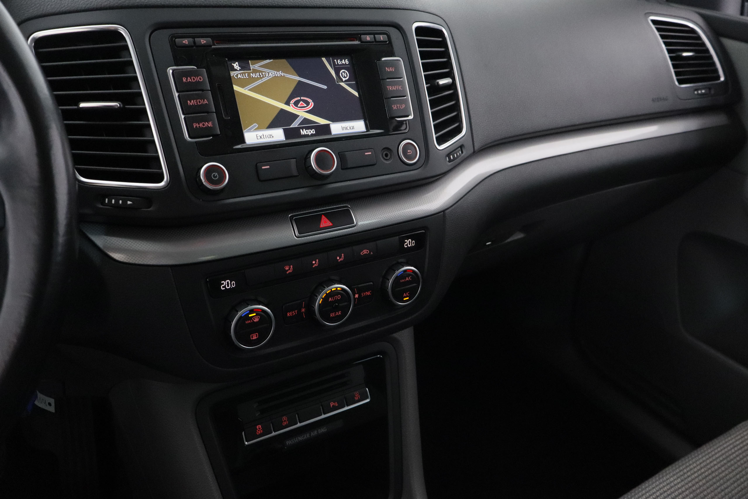 Volkswagen Sharan 1.4 TSI COMFORT LINE 150CV 7 PLAZAS 5P # NAVY,PARKTRONIC foto 17