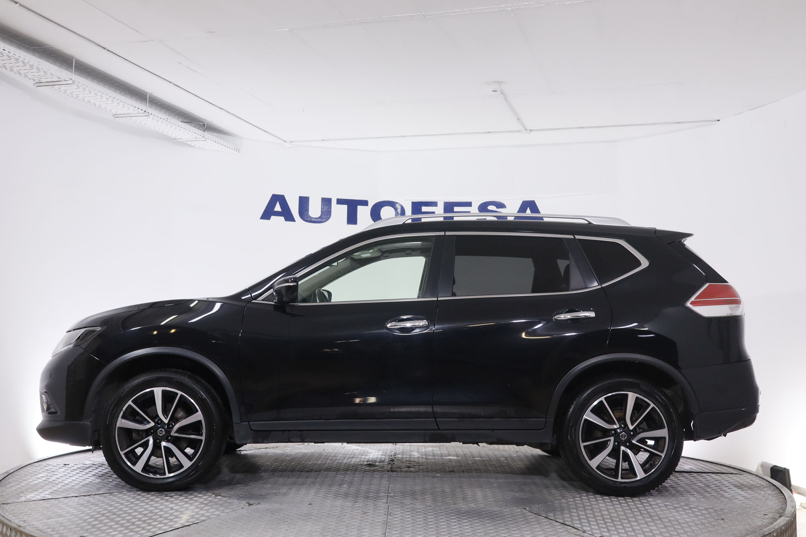 Nissan X-trail XTRAIL 1.6 DCI 130CV NCONNECTA 7 PLAZAS 5P # TECHO PANORAMICO ELE,NAVY,CAMAR 360 foto 5