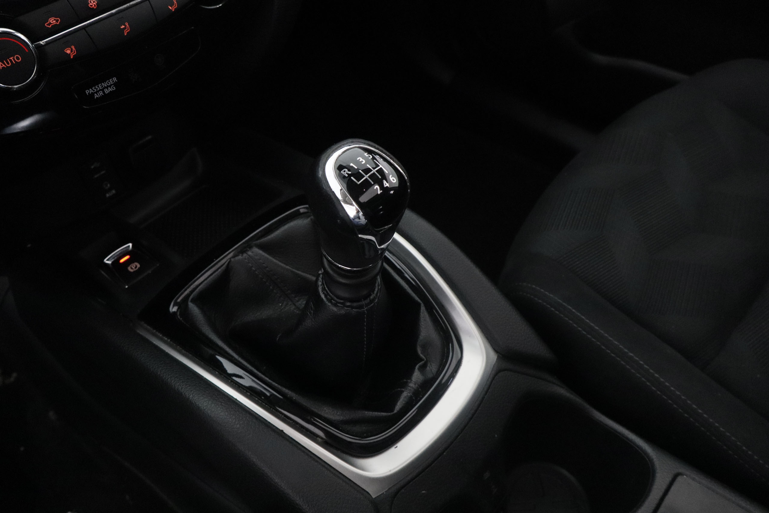 Nissan X-trail XTRAIL 1.6 DCI 130CV NCONNECTA 7 PLAZAS 5P # TECHO PANORAMICO ELE,NAVY,CAMAR 360 foto 20