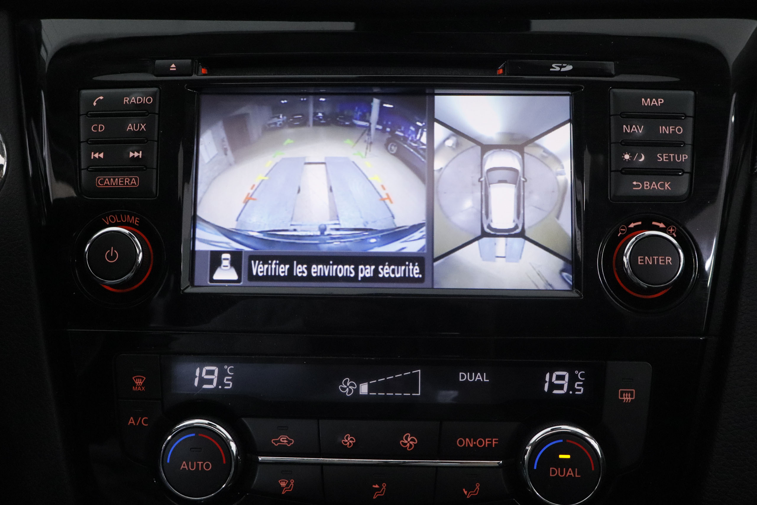 Nissan X-trail XTRAIL 1.6 DCI 130CV NCONNECTA 7 PLAZAS 5P # TECHO PANORAMICO ELE,NAVY,CAMAR 360 foto 19