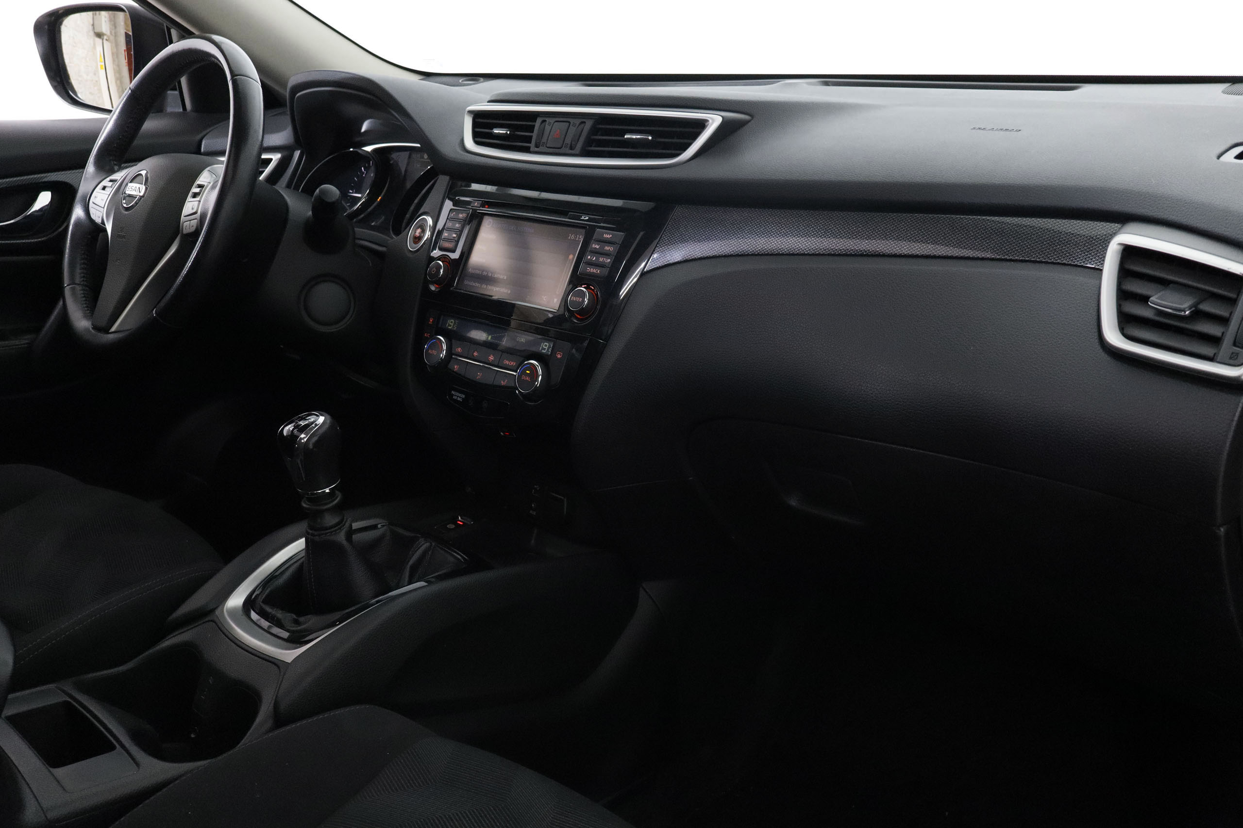 Nissan X-trail XTRAIL 1.6 DCI 130CV NCONNECTA 7 PLAZAS 5P # TECHO PANORAMICO ELE,NAVY,CAMAR 360 foto 17