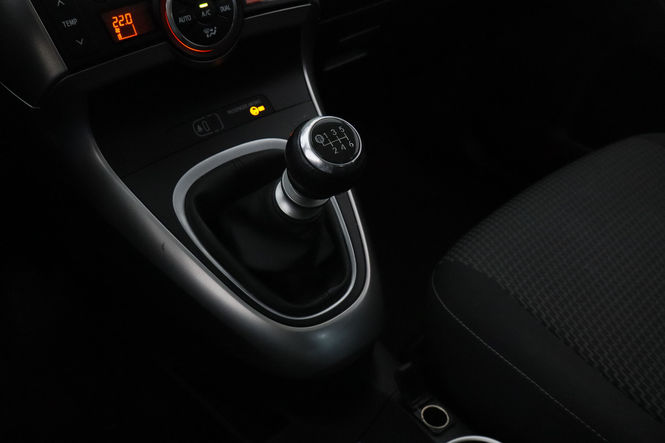 Toyota Verso 1.6 VVT-I ACTIVE 132CV 5P # TECHO PANORAMICO foto 17