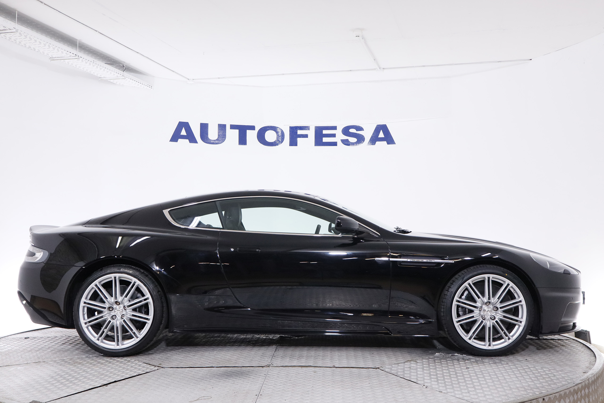 Aston Martin DBS DBS COUPE CASINO ROYALE MANUAL 6.0 V12 511CV 2P # NAVY, PARKTRONIC foto 10