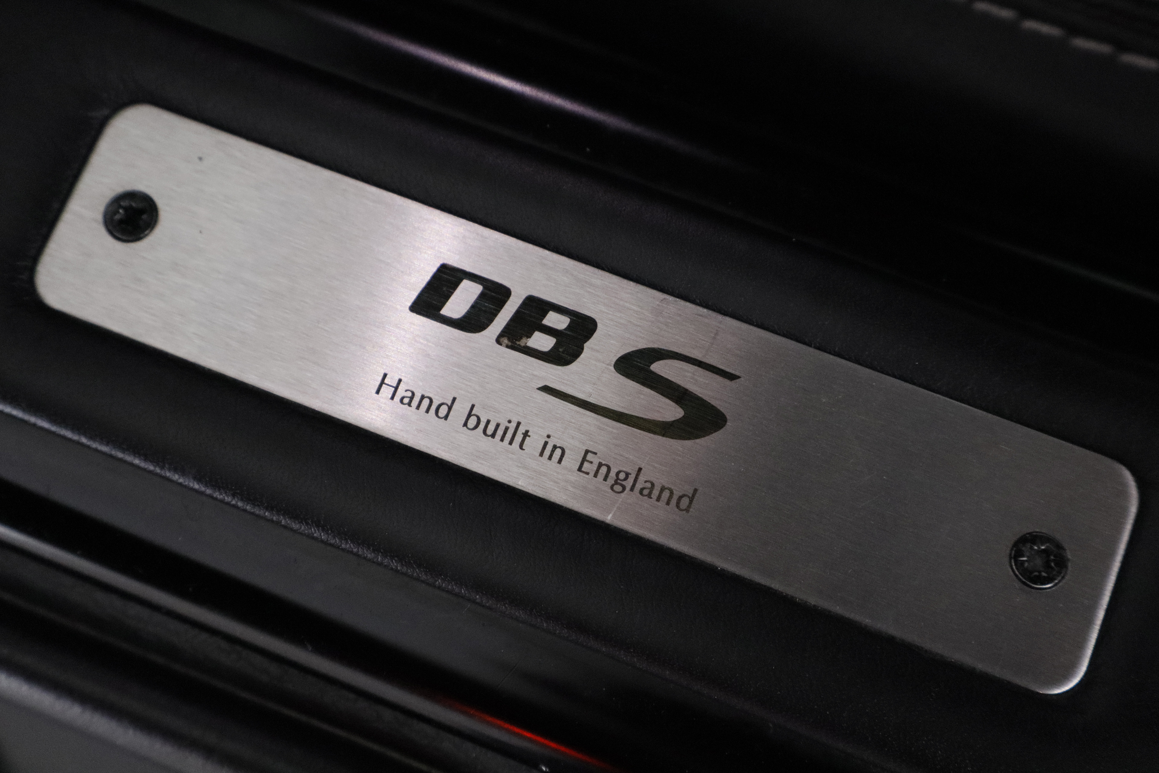 Aston Martin DBS DBS COUPE CASINO ROYALE MANUAL 6.0 V12 511CV 2P # NAVY, PARKTRONIC foto 24