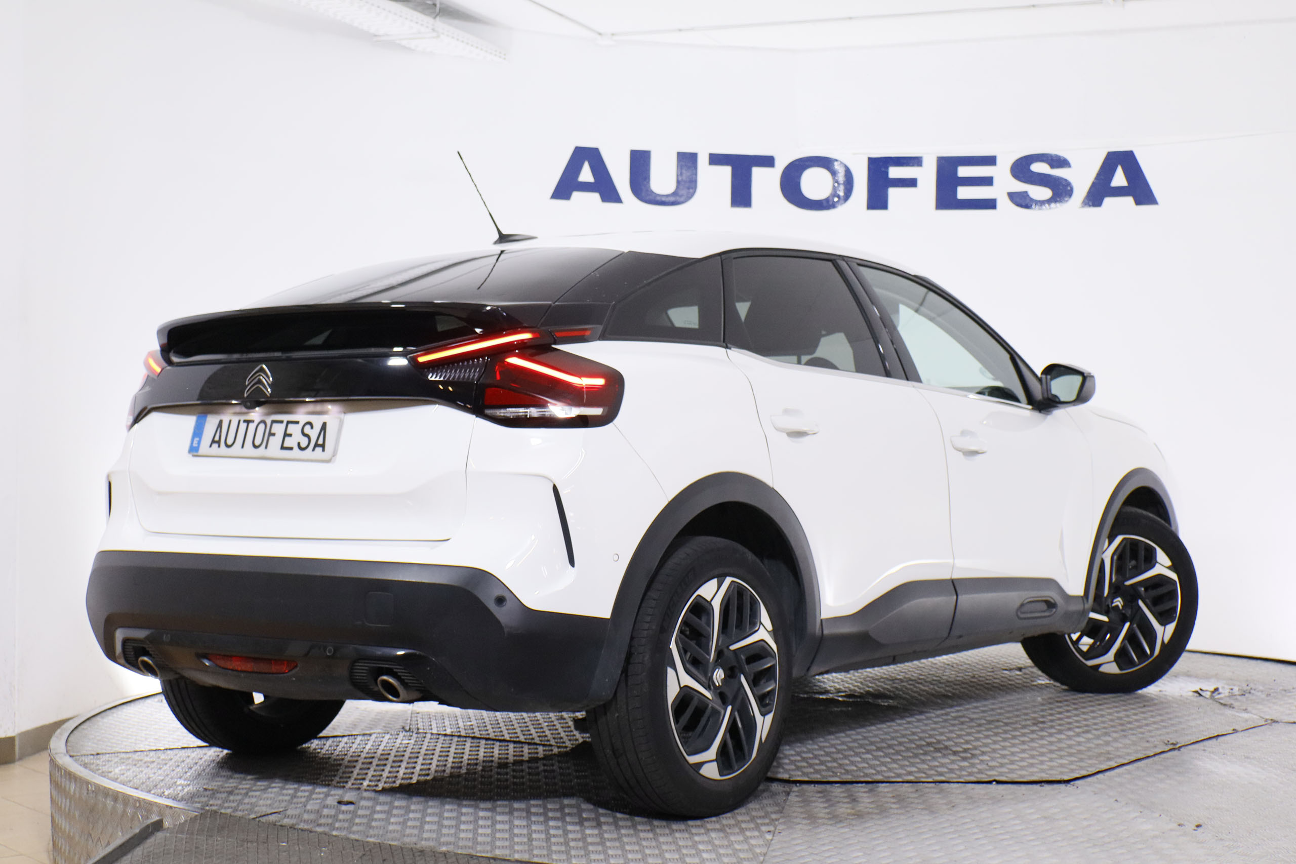 Citroen C4 1.2 PURETECH SHINE 130CV 5P # NAVY,FAROS LED,PARKTRONIC,CAMARA TRASERA,HEAD UP DISPLAY foto 6