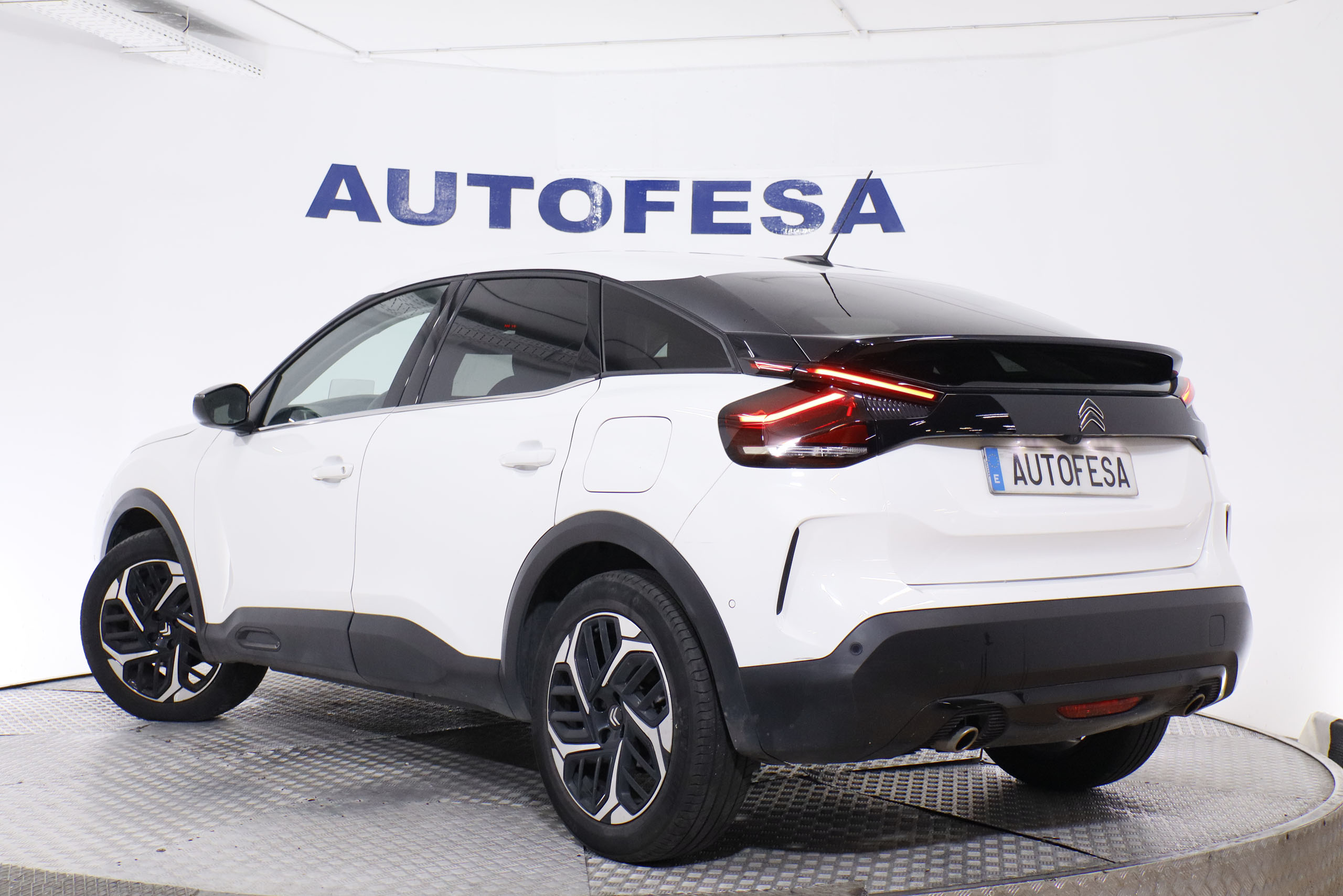 Citroen C4 1.2 PURETECH SHINE 130CV 5P # NAVY,FAROS LED,PARKTRONIC,CAMARA TRASERA,HEAD UP DISPLAY foto 9