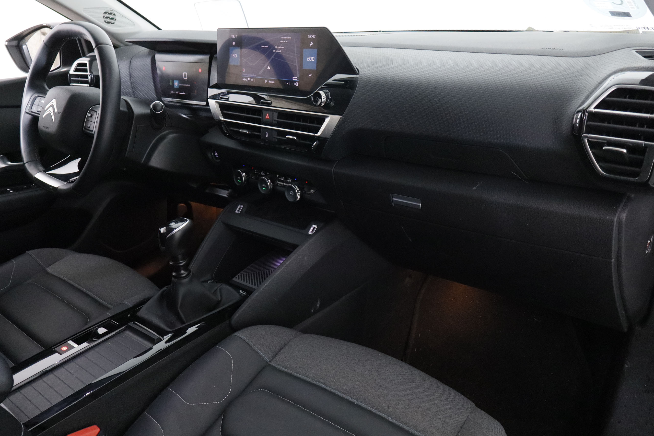 Citroen C4 1.2 PURETECH SHINE 130CV 5P # NAVY,FAROS LED,PARKTRONIC,CAMARA TRASERA,HEAD UP DISPLAY foto 15