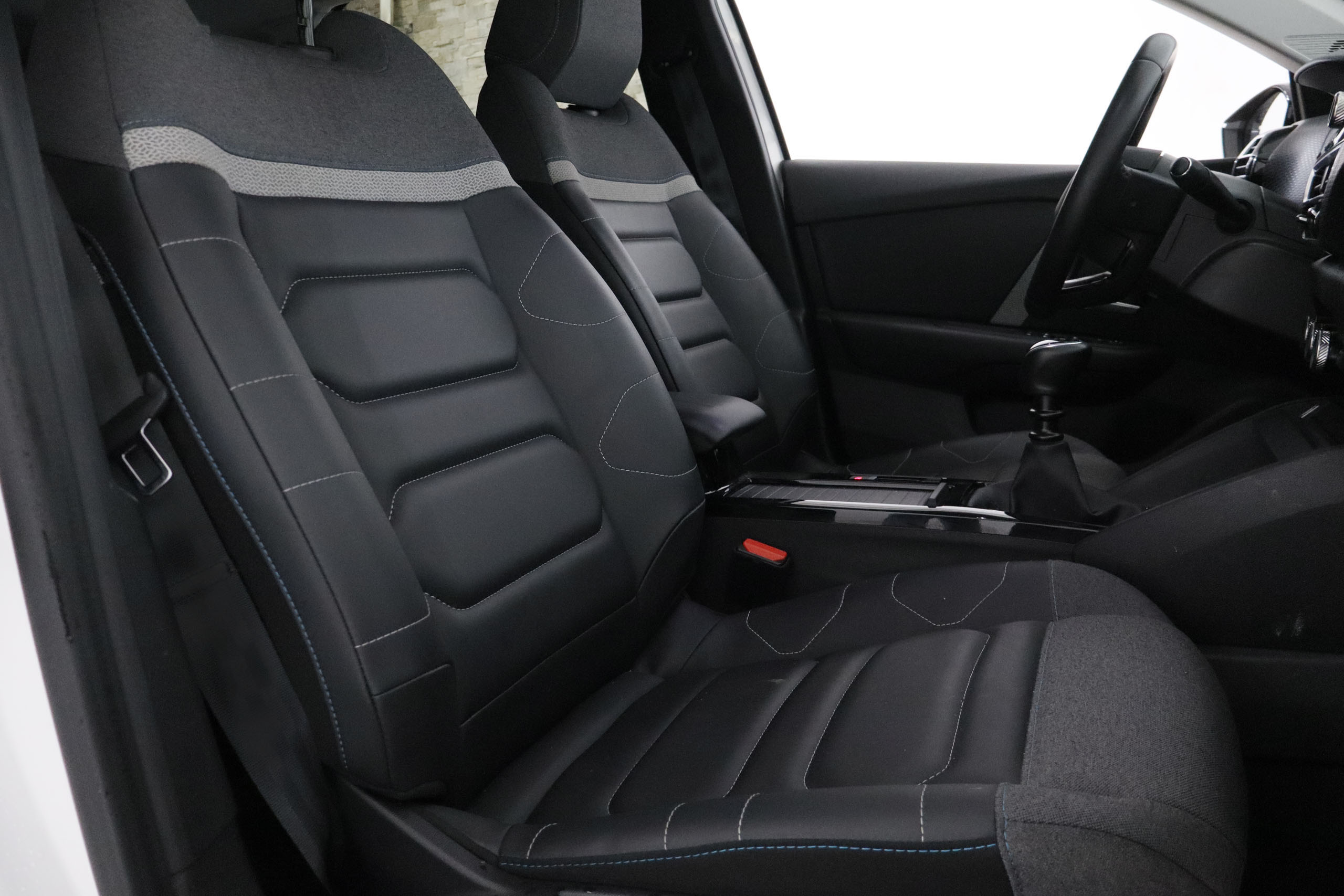 Citroen C4 1.2 PURETECH SHINE 130CV 5P # NAVY,FAROS LED,PARKTRONIC,CAMARA TRASERA,HEAD UP DISPLAY foto 24