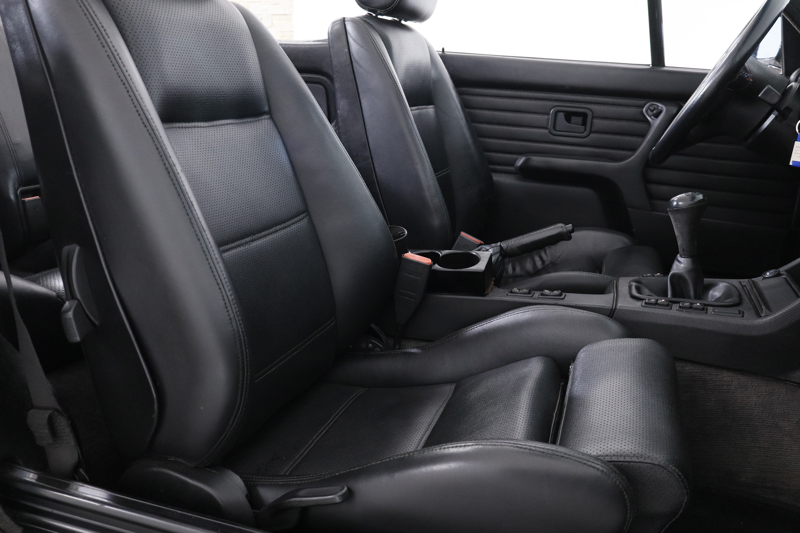 BMW 318 I CABRIO 112CV 2P PLACA HISTORICA # CUERO foto 23